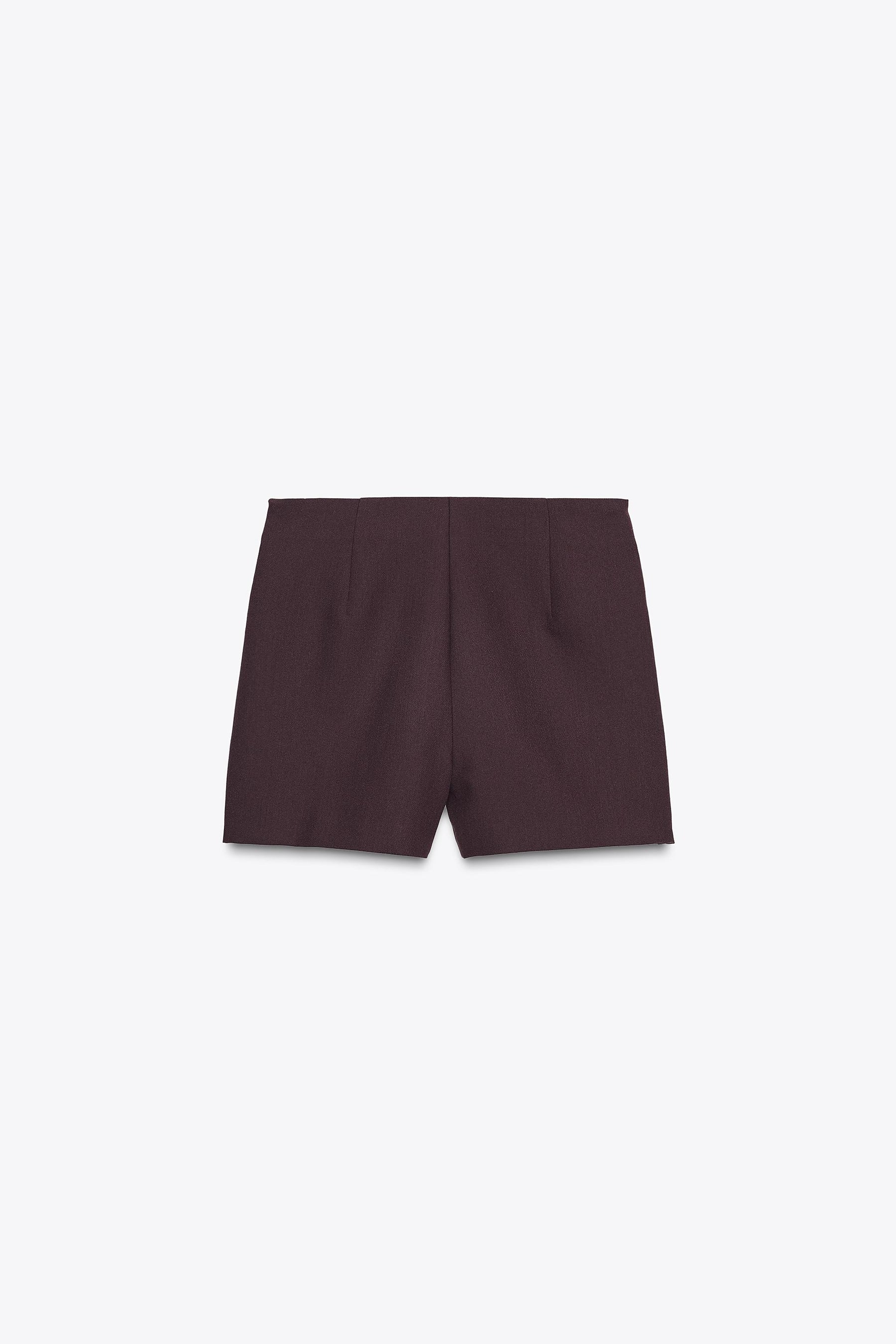 PLEATED BERMUDA SHORTS
