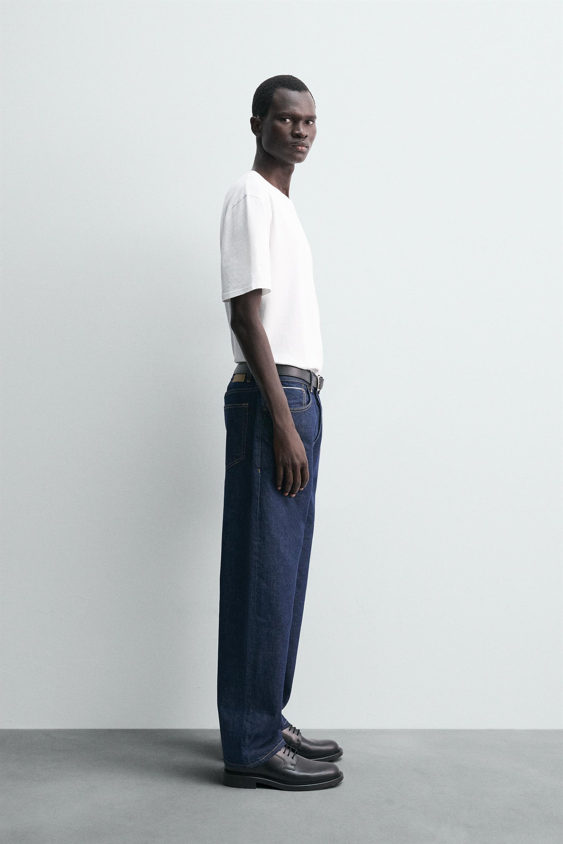 MEDIUM WEIGHT SHORT SLEEVE T-SHIRT - Image 4