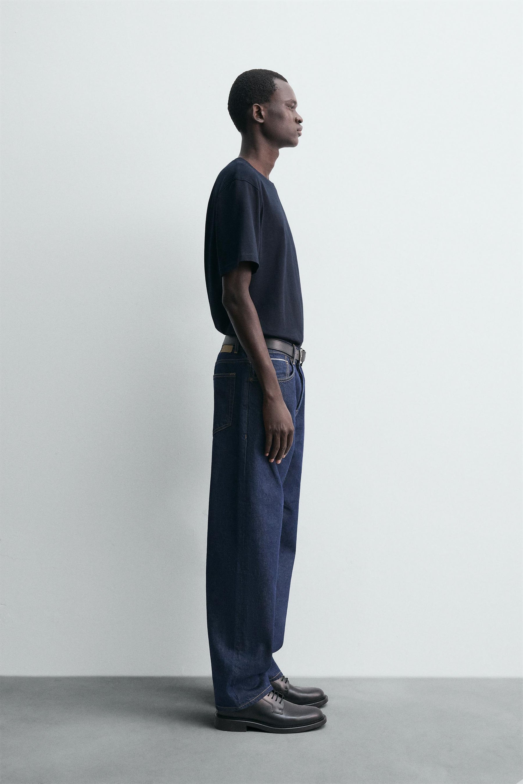 MEDIUM WEIGHT SHORT SLEEVE T-SHIRT - Image 4