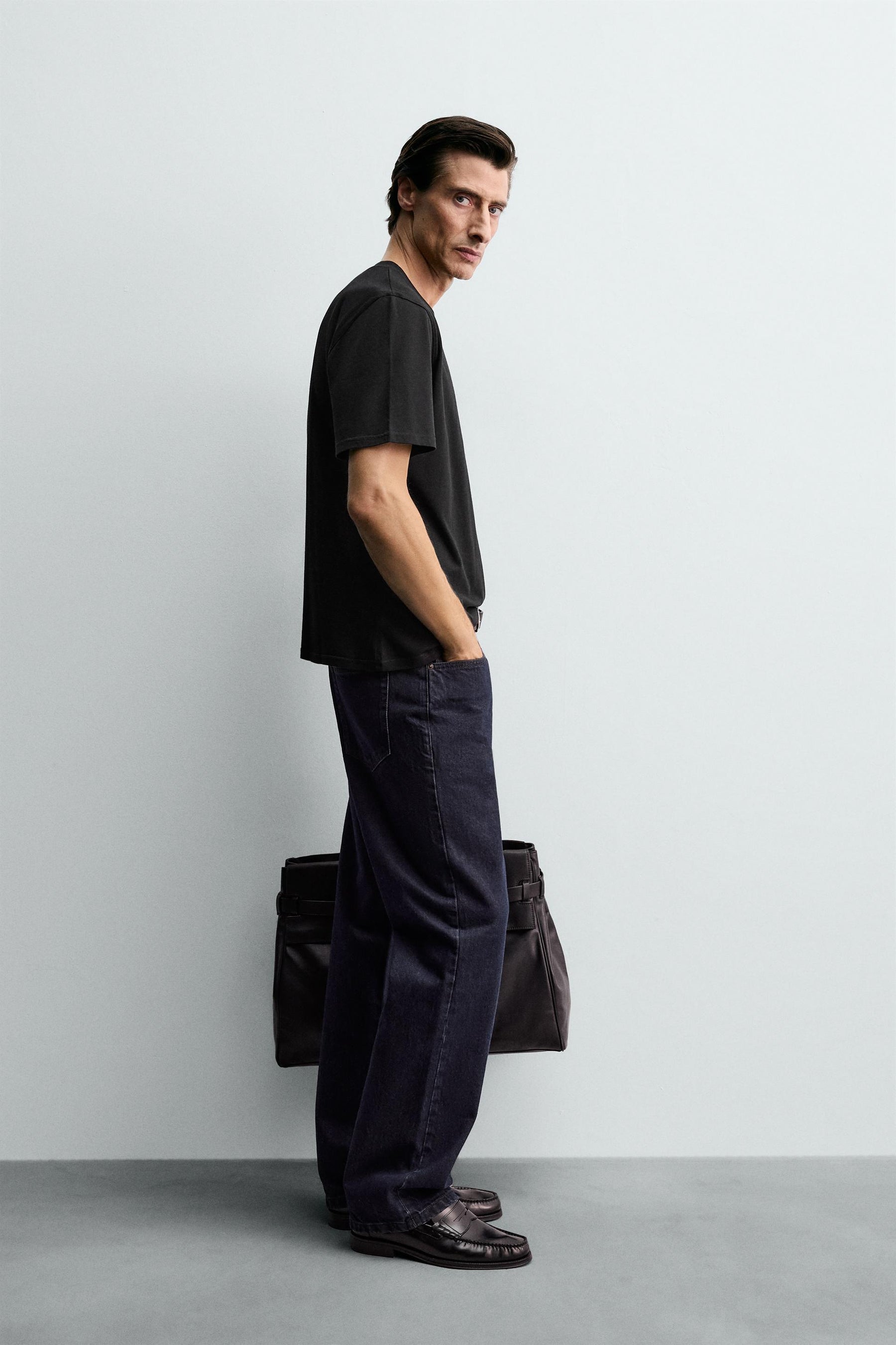 MEDIUM WEIGHT SHORT SLEEVE T-SHIRT - Image 4