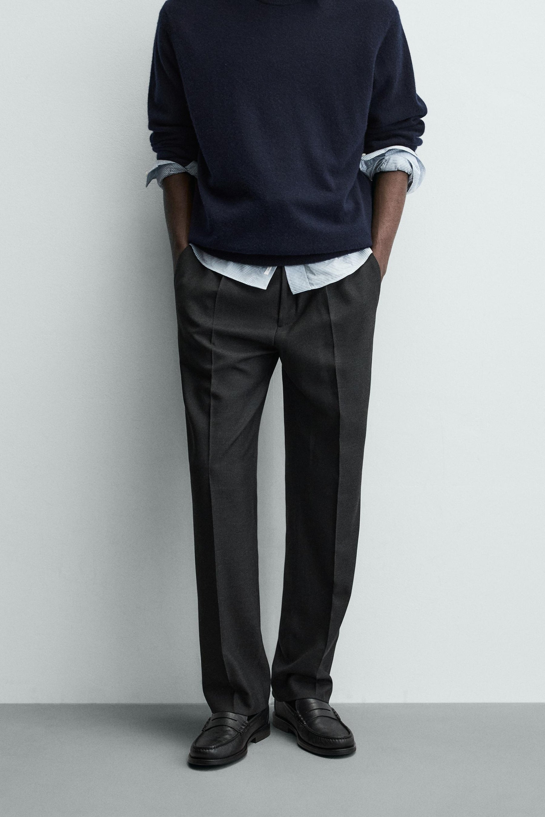 Pleated Regular Trousers
