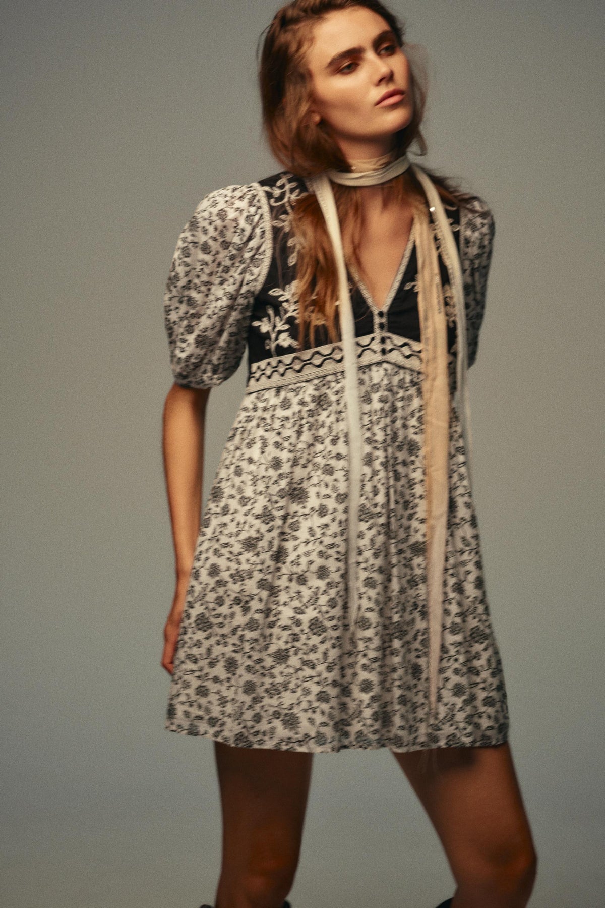 FLORAL PRINT COMBINED SHORT DRESS - Image 2