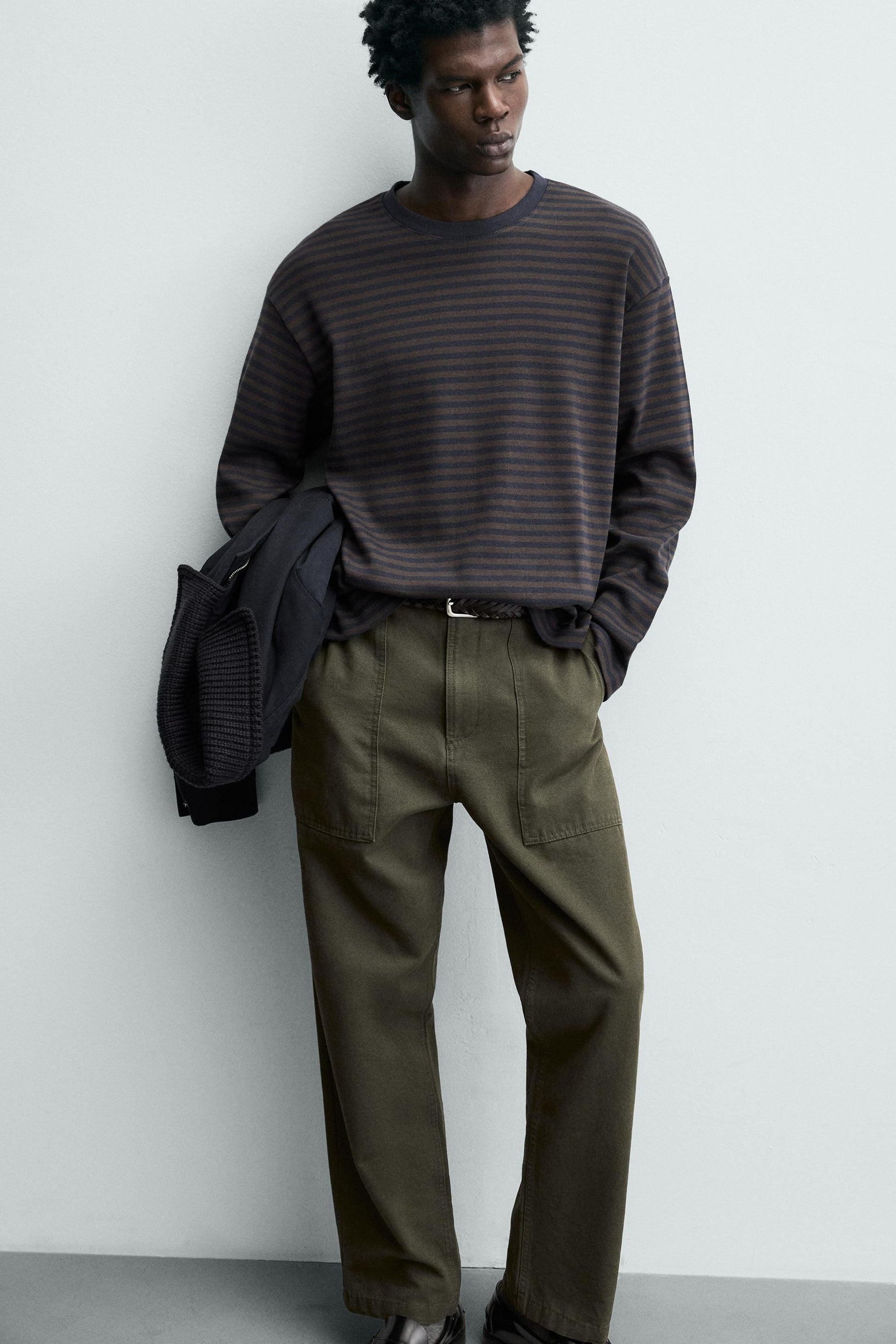 STRIPED T-SHIRT WITH CONTRASTING DETAIL - Image 5