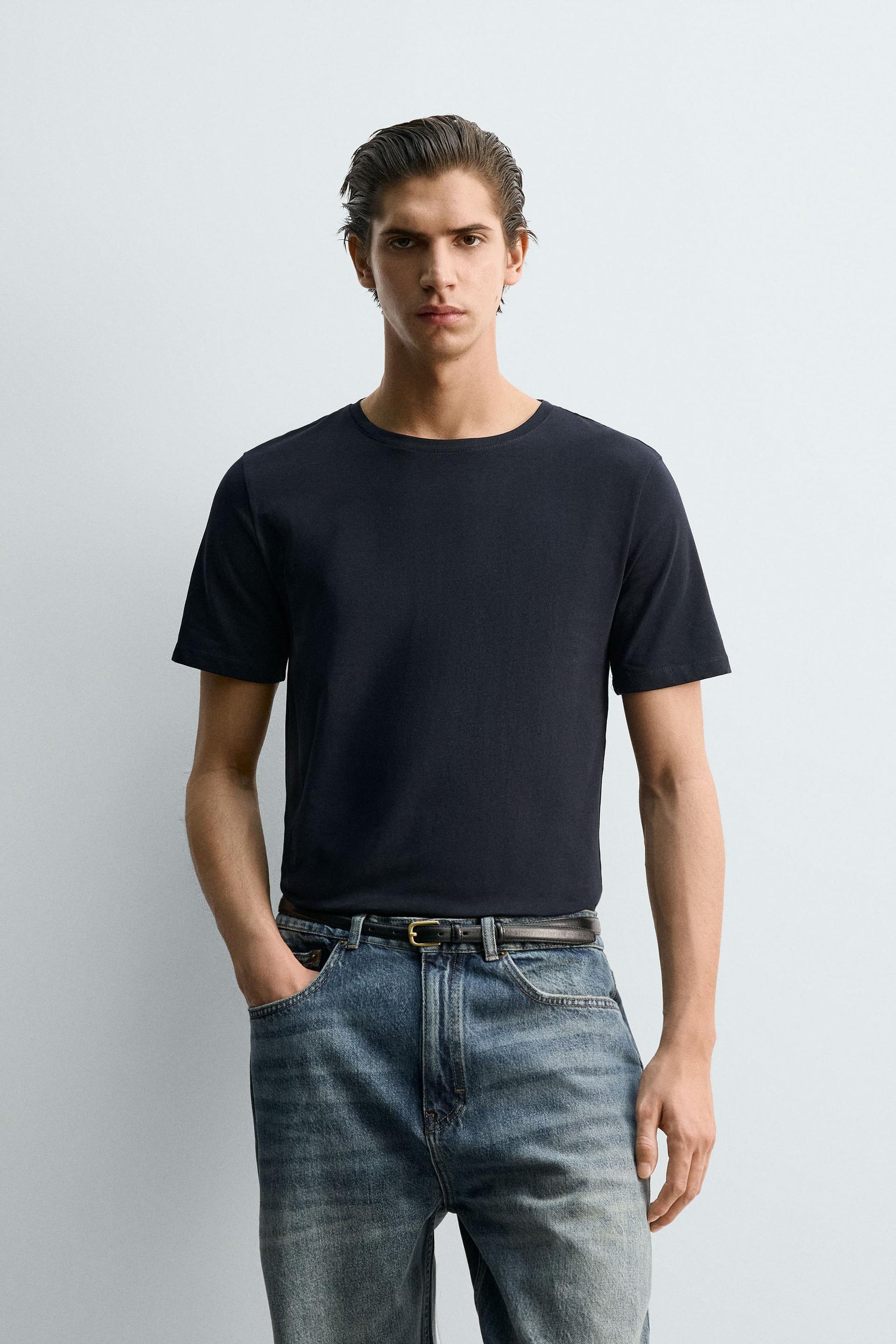 BASIC SLIM FIT T-SHIRT - Image 2
