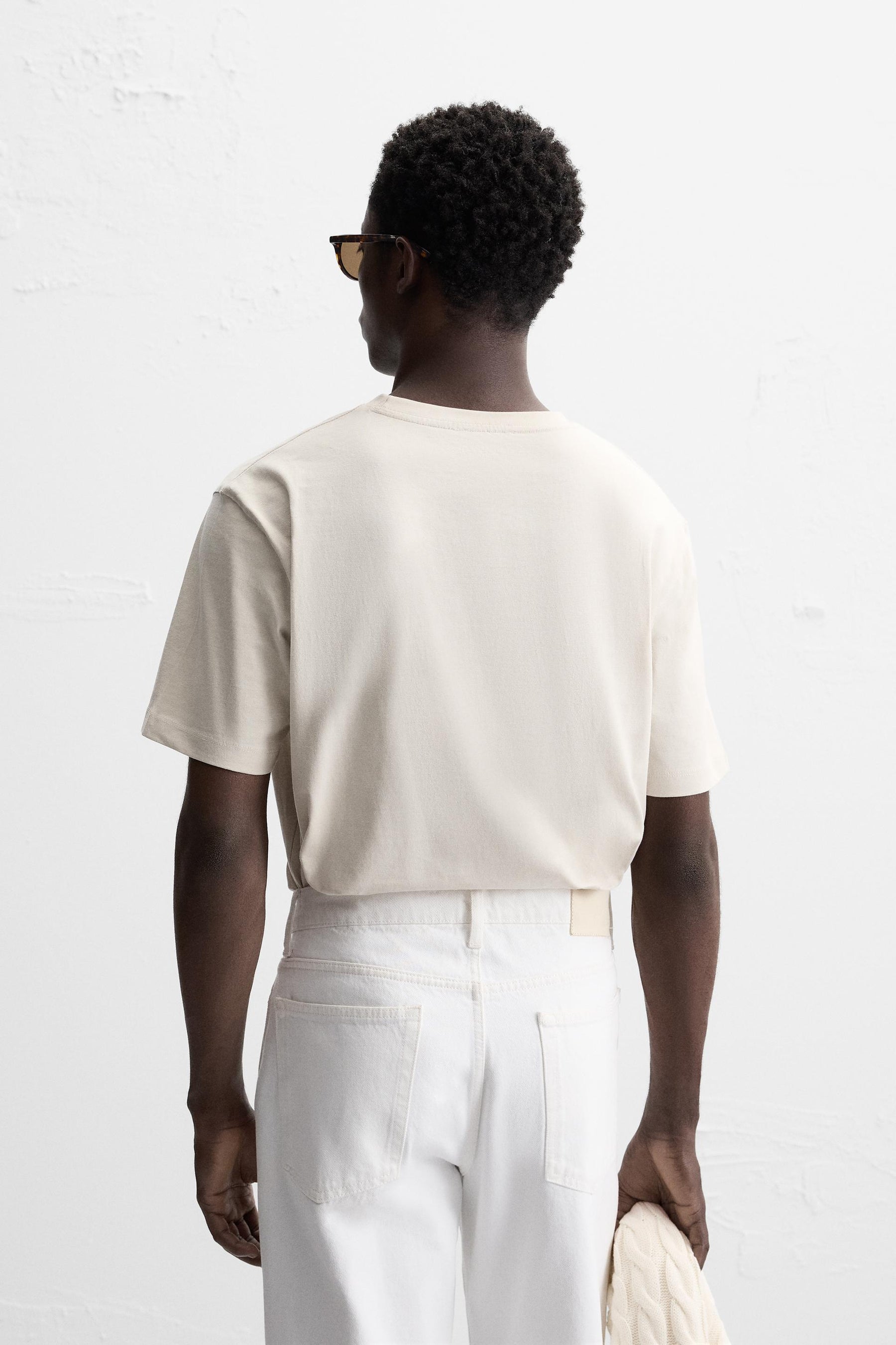 BASIC MEDIUM WEIGHT T-SHIRT - Image 3