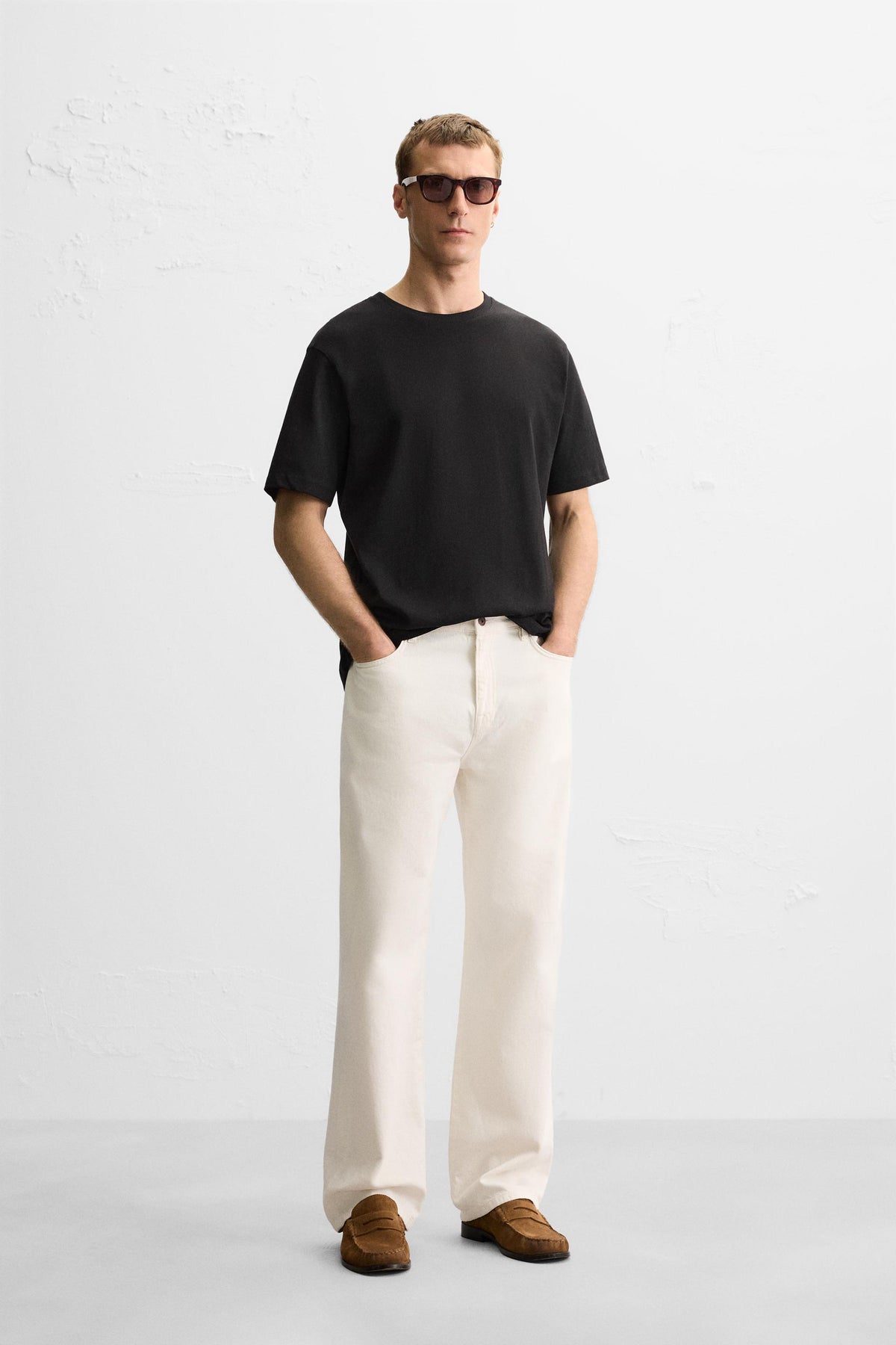 BASIC MEDIUM WEIGHT T-SHIRT - Image 1