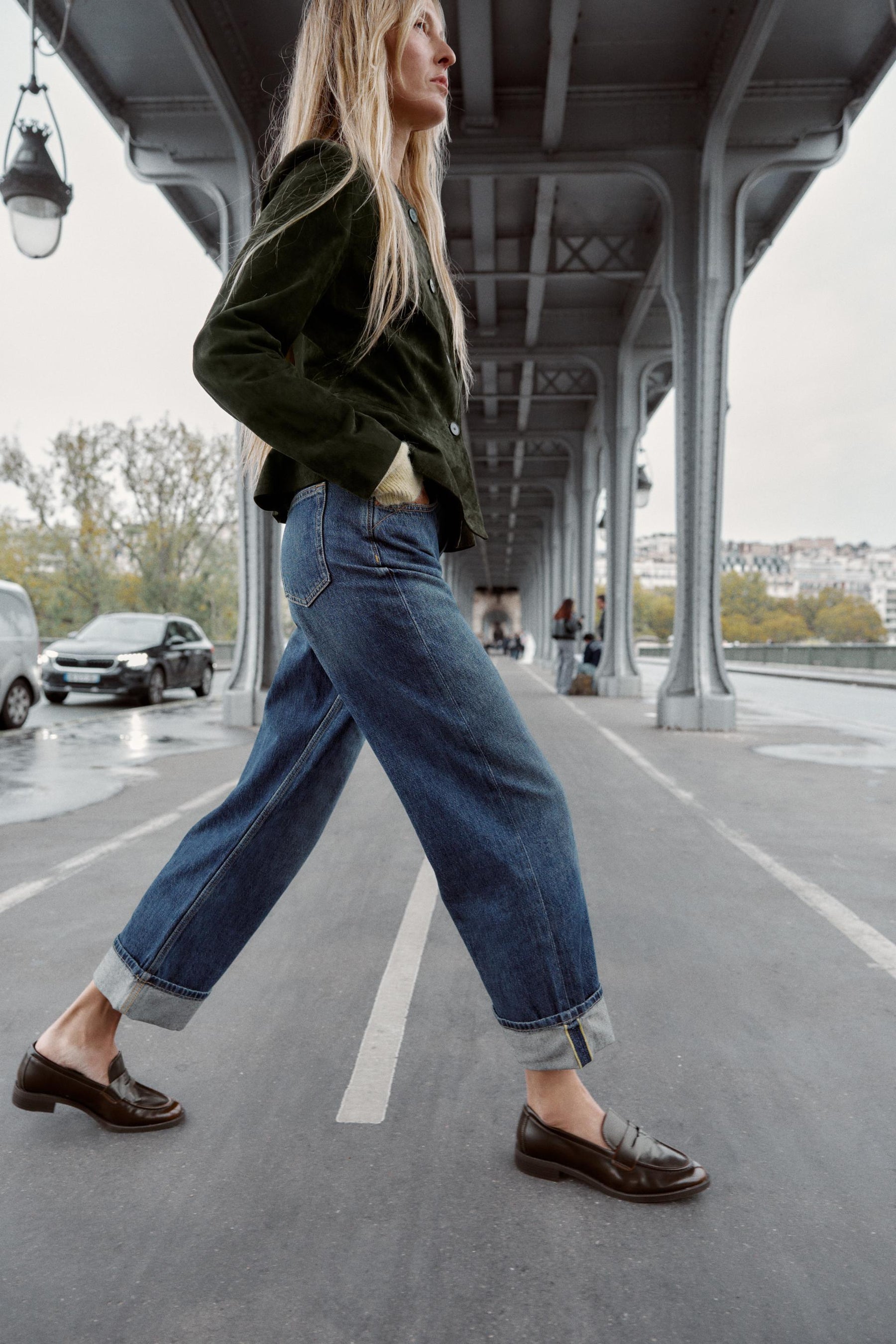 Wide-Leg Cropped Jeans
