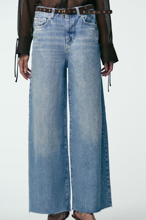 CROPPED HIGH-WAIST JEANS