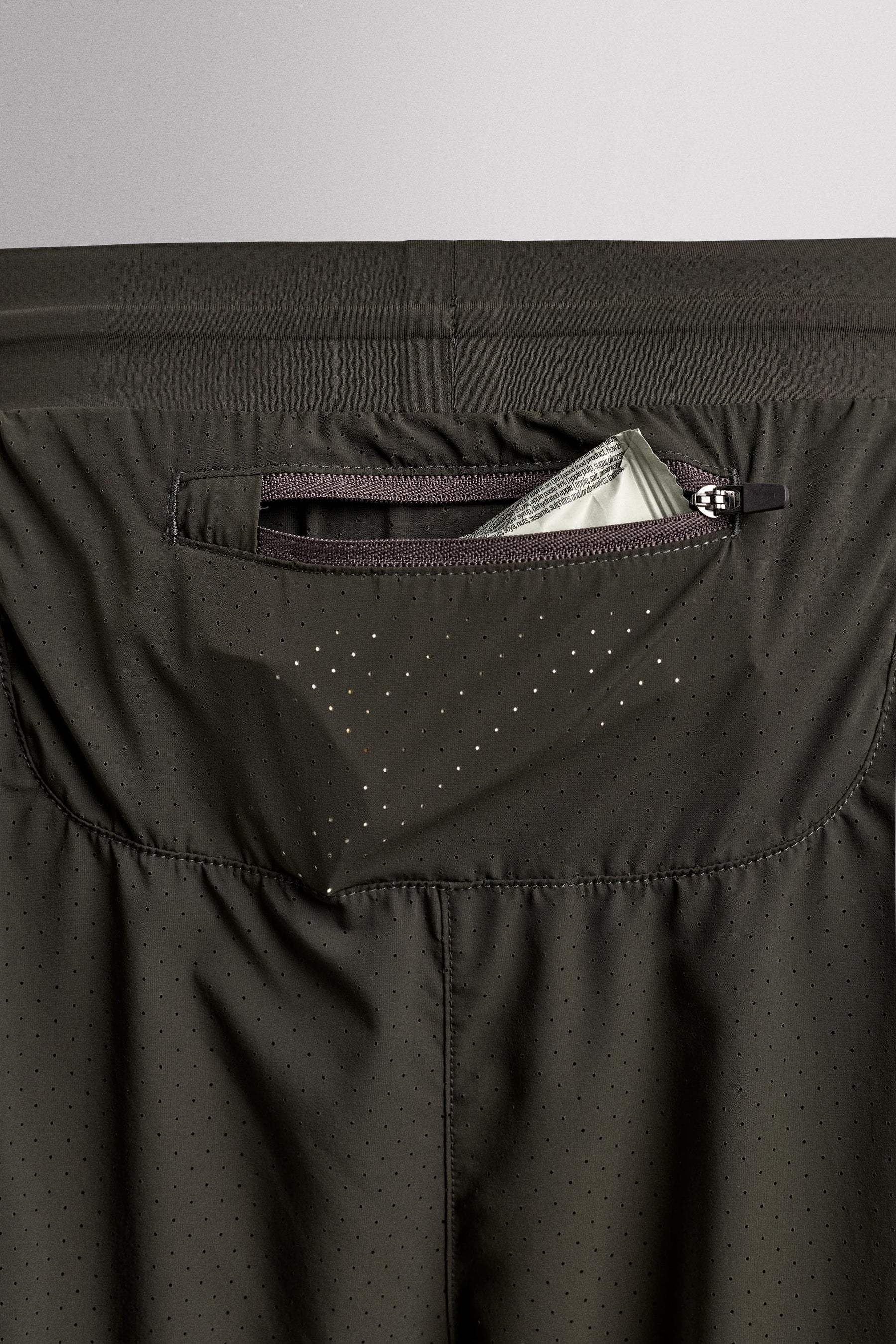 2-IN-1 TRAINING SHORTS - Image 10