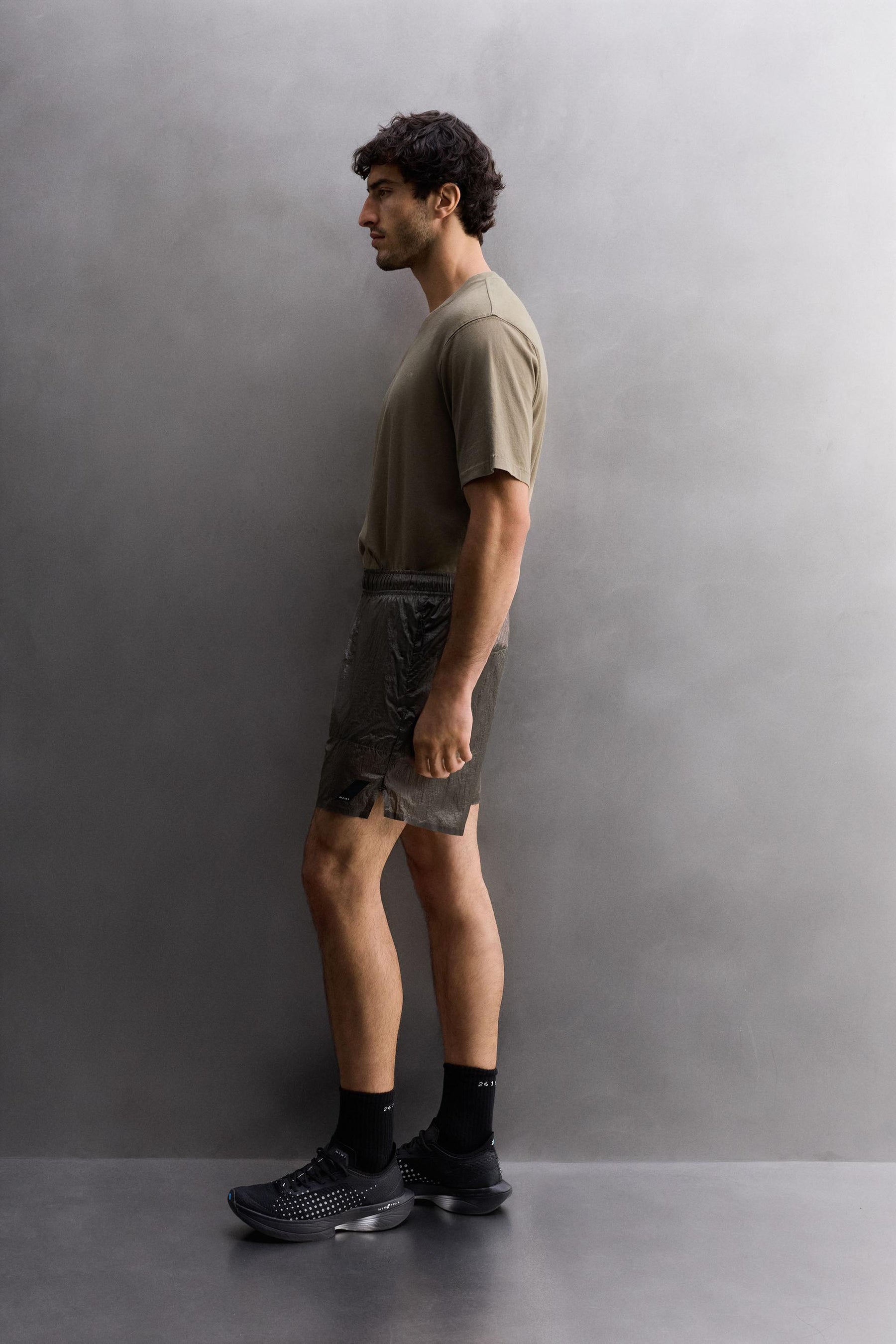 LIGHTWEIGHT RUNNING SHORTS - Image 4