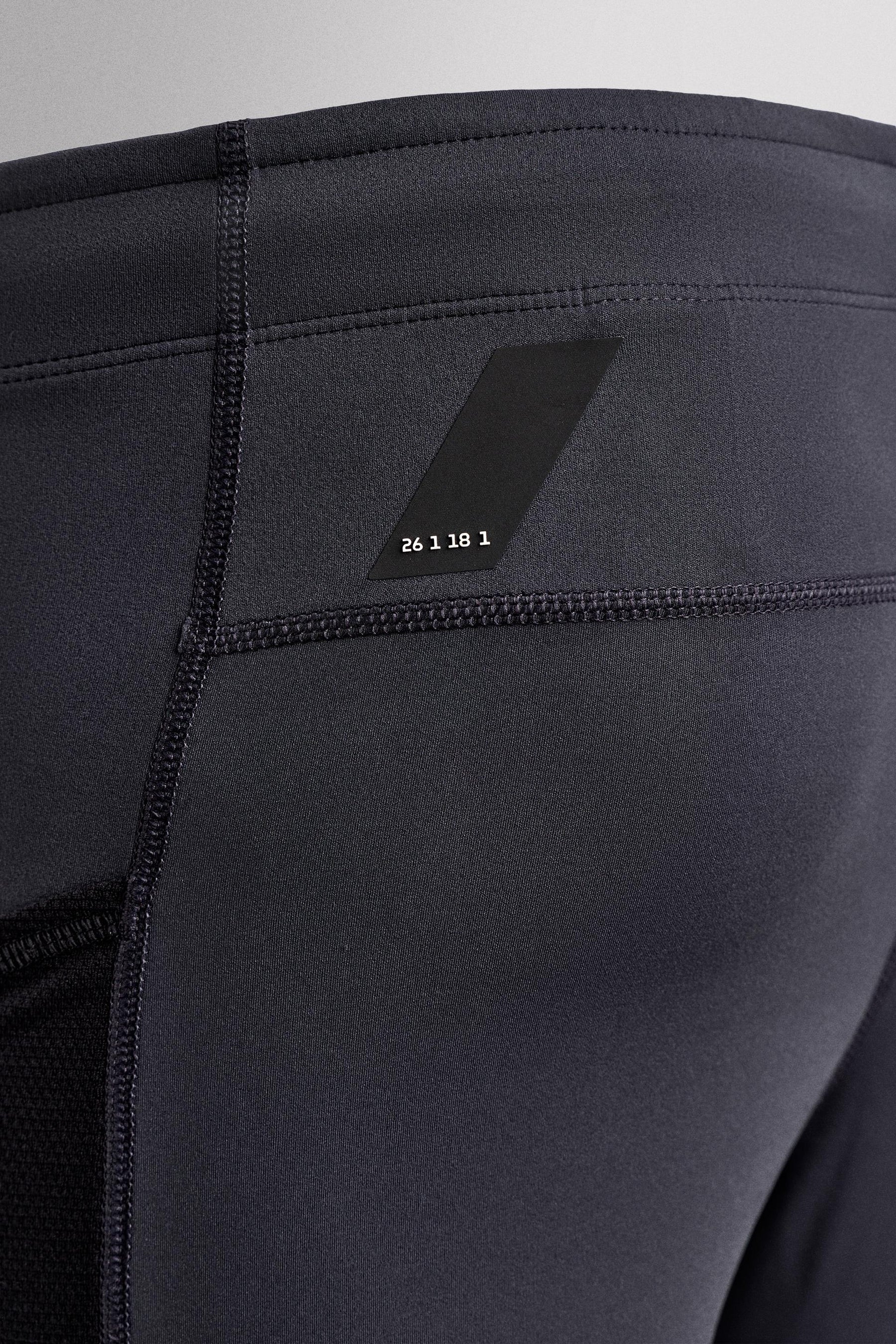 COMPRESSION RUNNING TIGHTS - Image 10