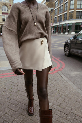 SOFT KNIT V-NECK JUMPER