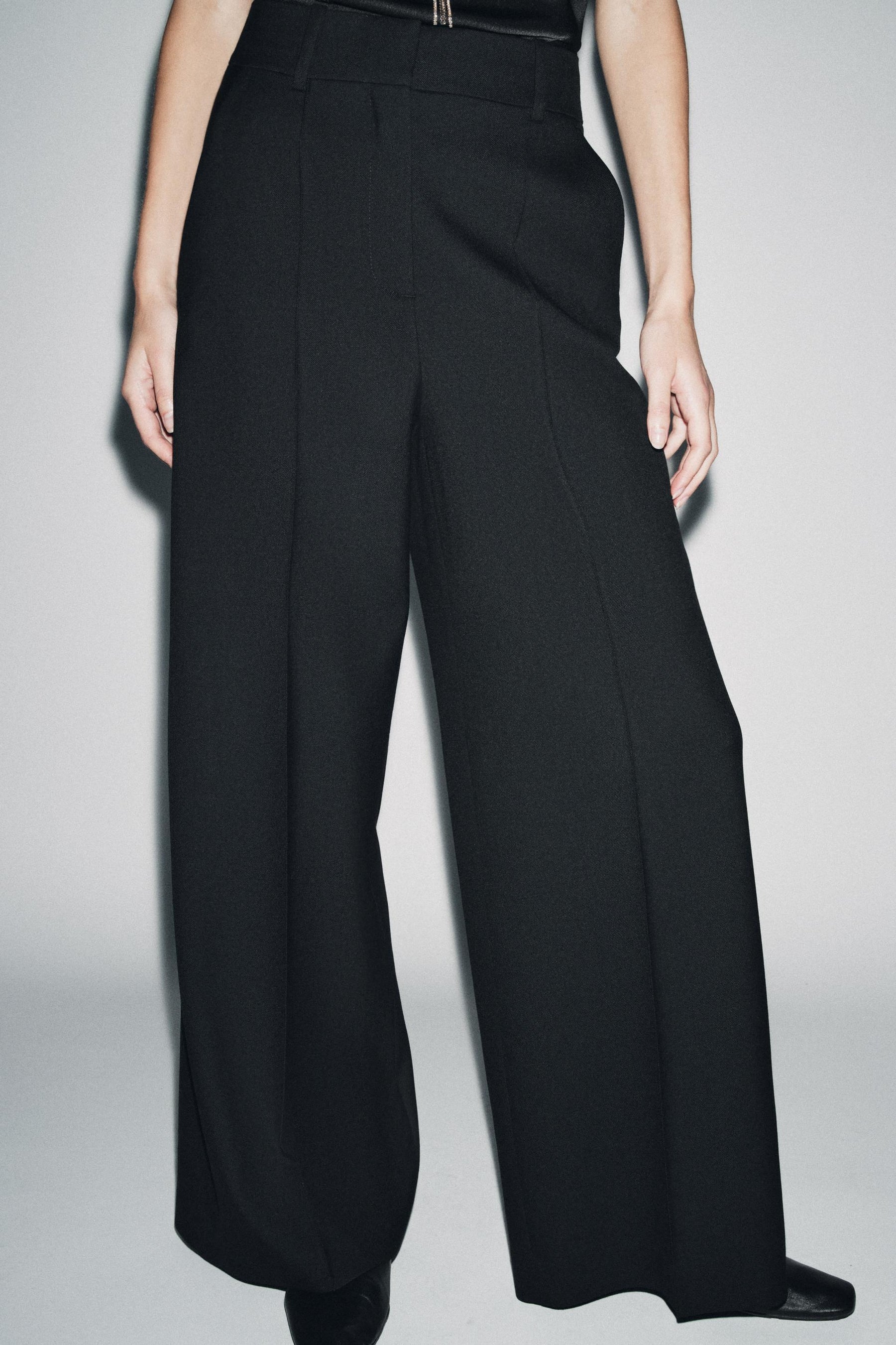 Wide-leg wool trousers