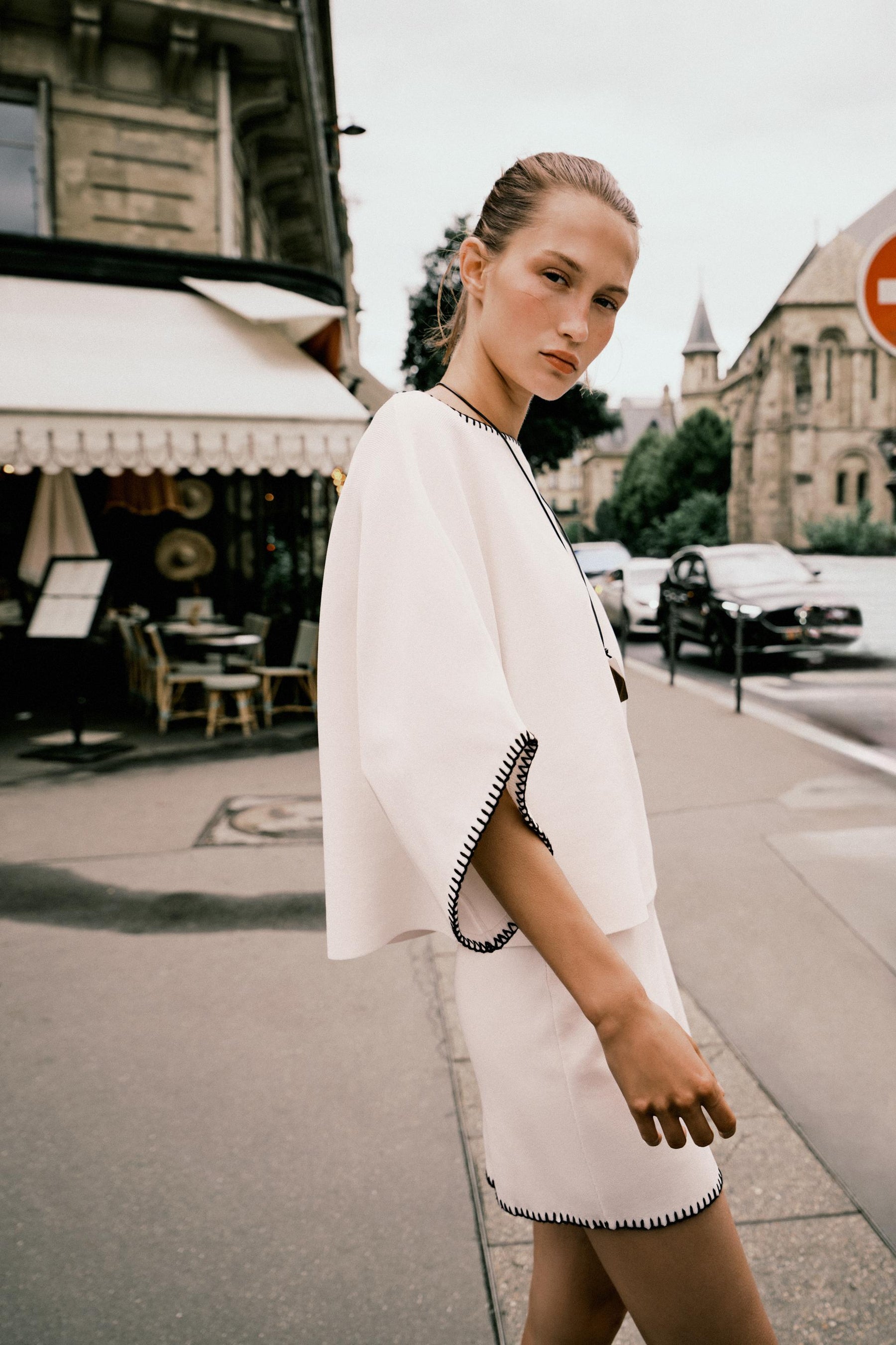 CONTRAST EMBROIDERY KNIT SKIRT - Image 3