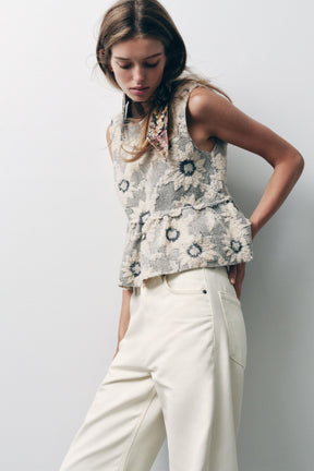 FLORAL TEXTURED PEPLUM TOP