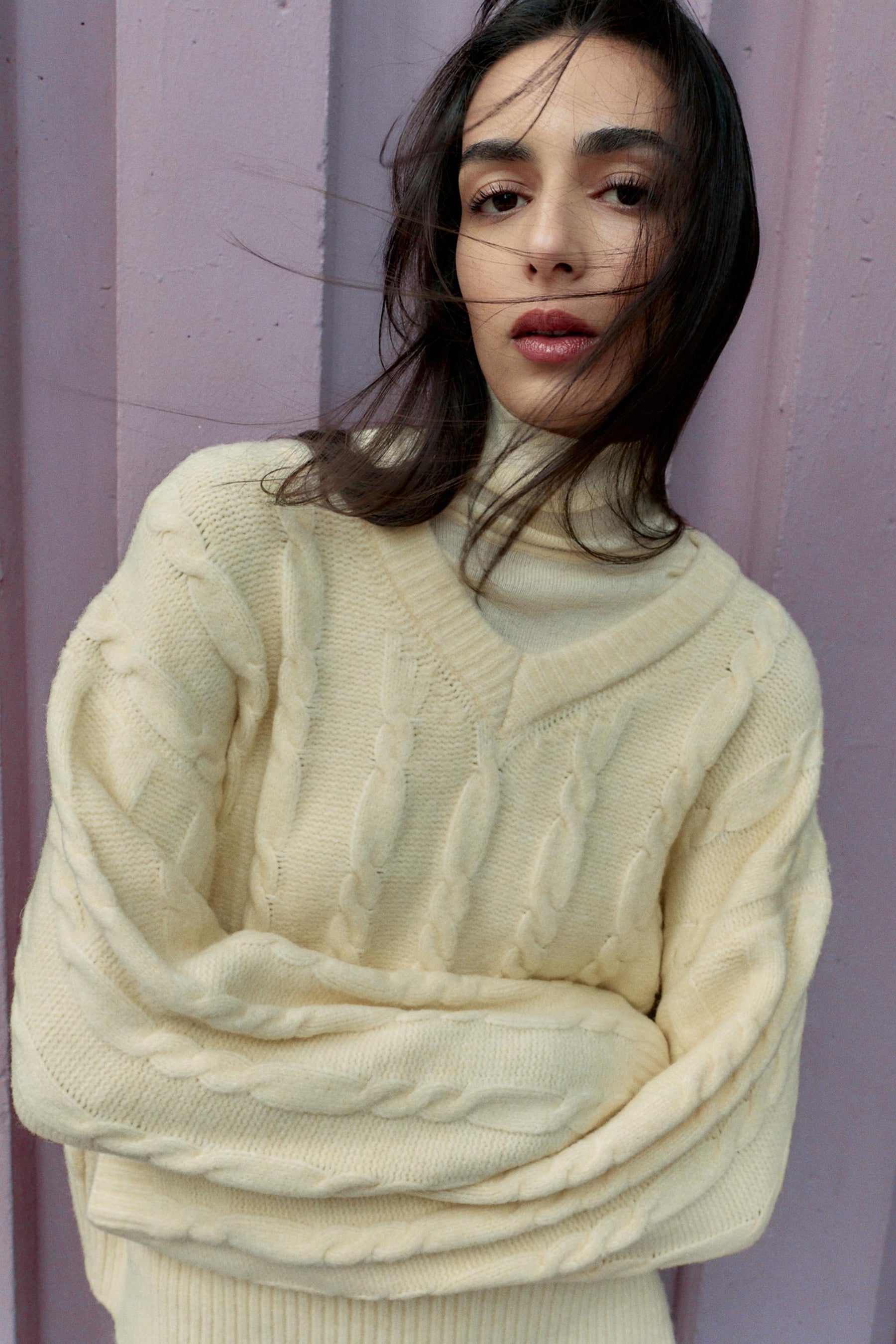 SOFT CABLE KNIT JUMPER - Image 6