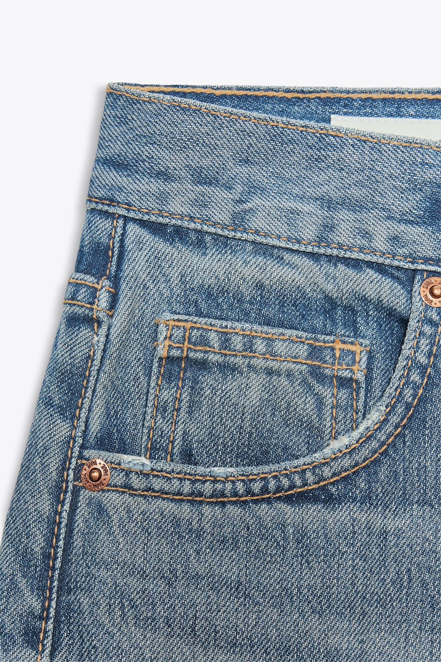 Wide-leg high-waist jeans