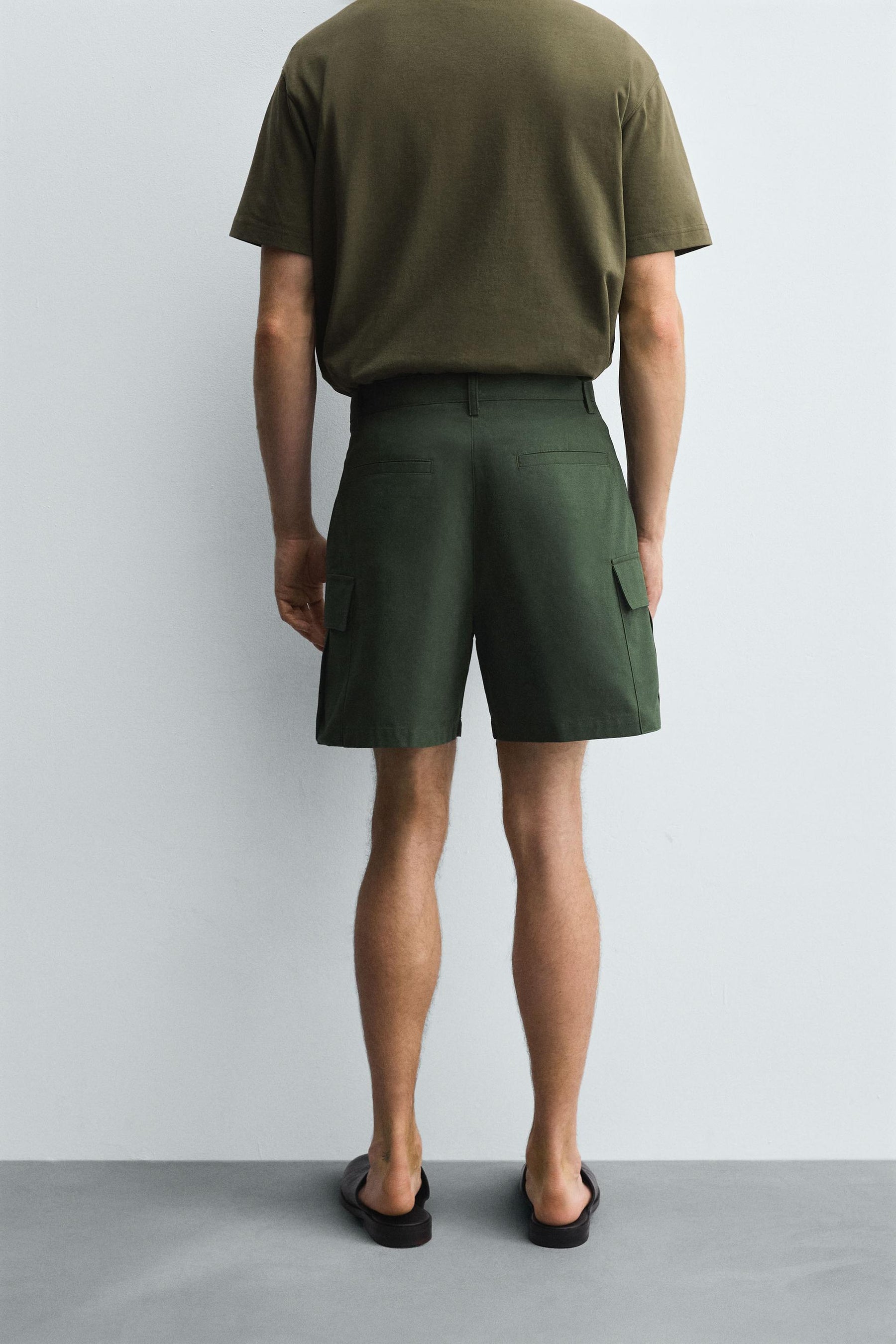 REGULAR FIT CARGO BERMUDA SHORTS - Image 3