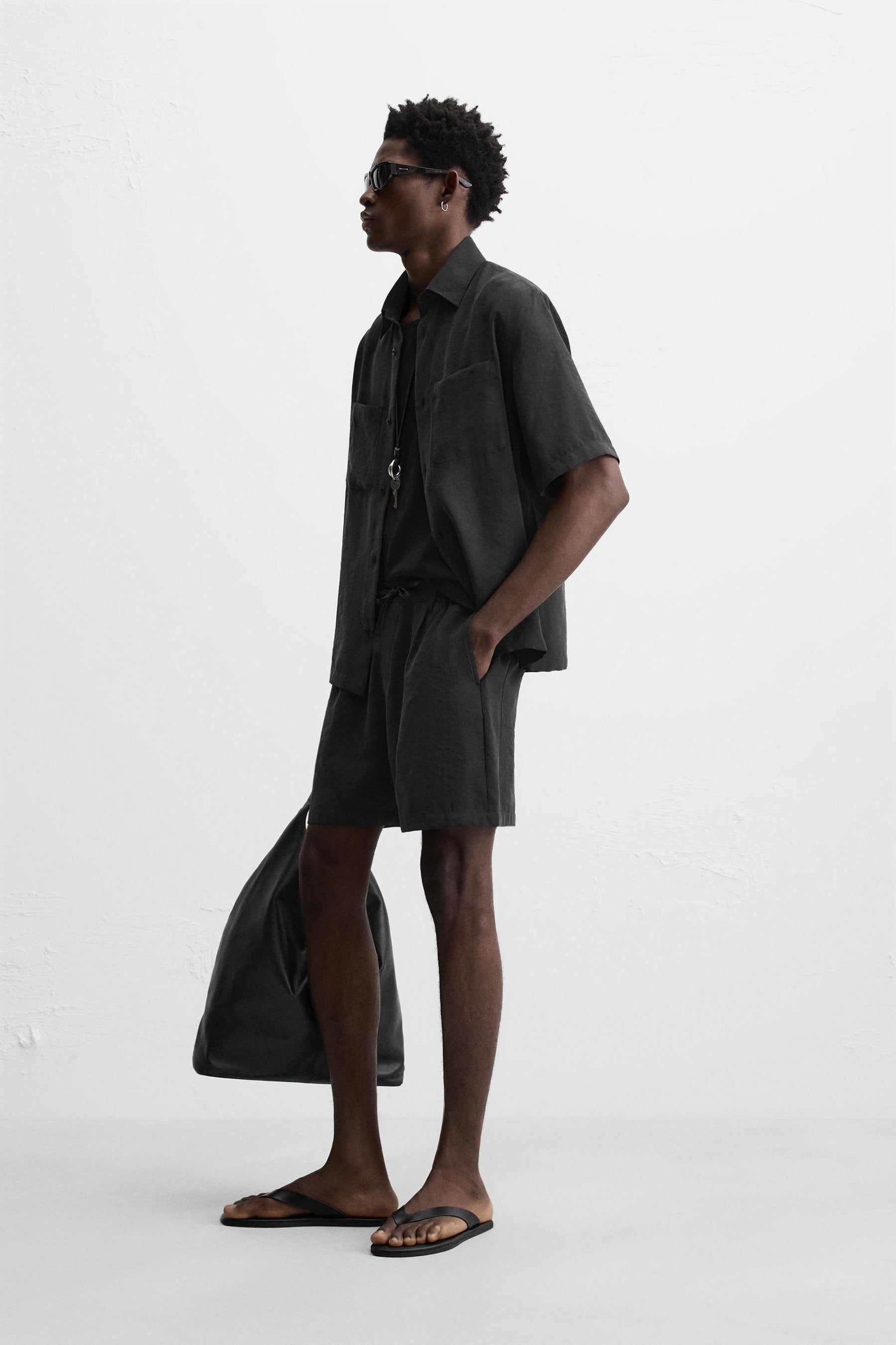 SHORT REGULAR FIT BERMUDA SHORTS - Image 4