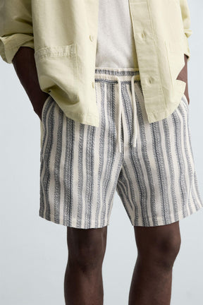 TEXTURED REGULAR FIT BERMUDA SHORTS - Image 5