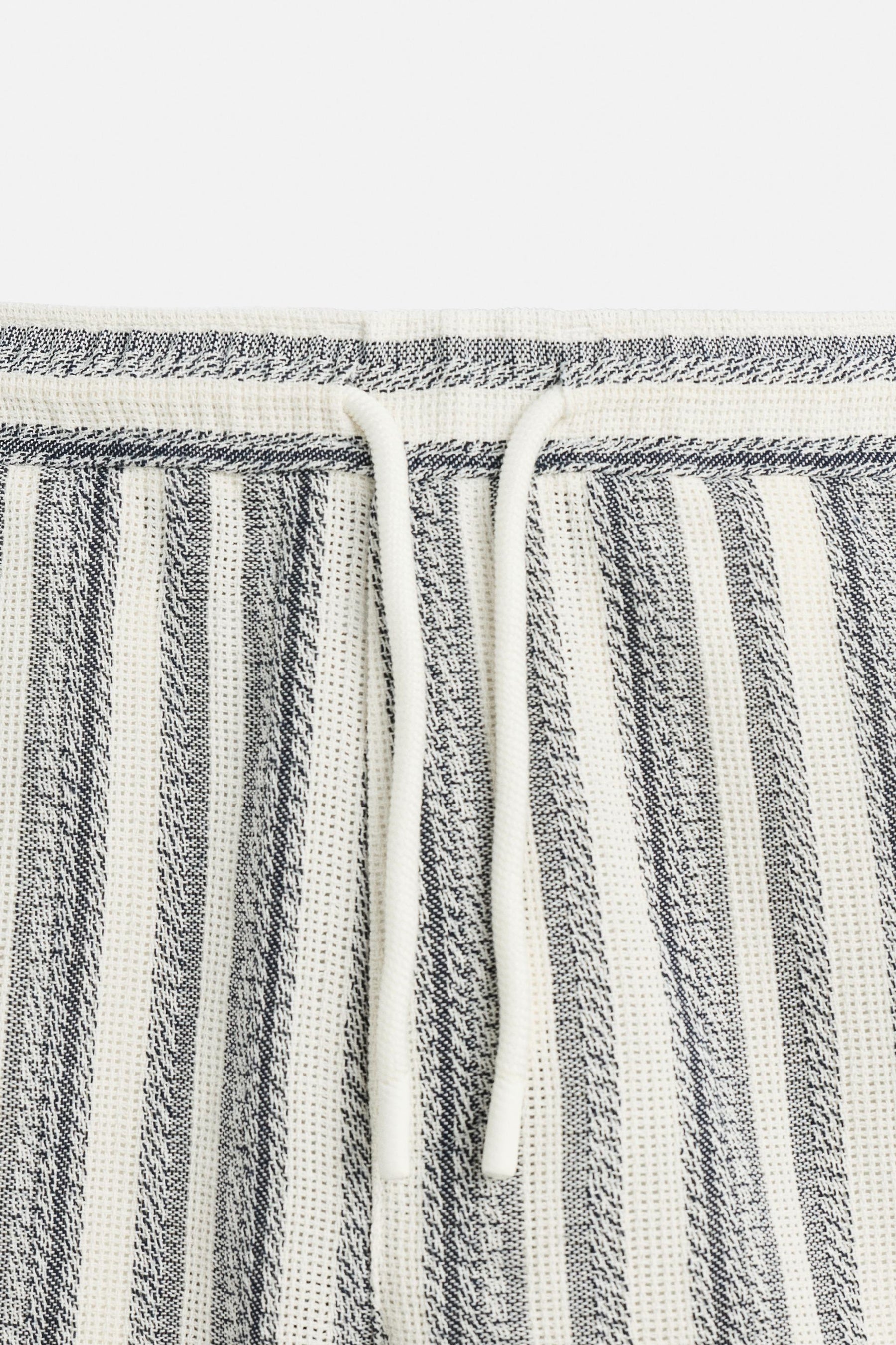 TEXTURED REGULAR FIT BERMUDA SHORTS - Image 8