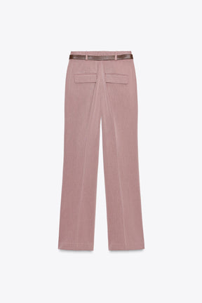 Straight-leg trousers with belt.