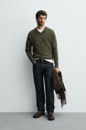 WOOL V-NECK JUMPER - Image 1