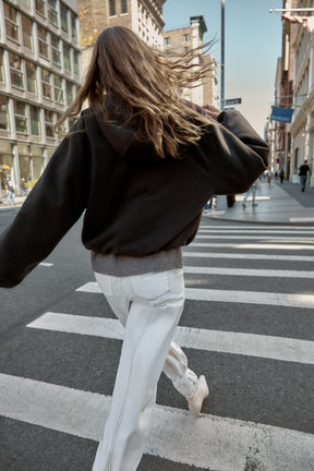 HOODED ELASTIC-HEM JACKET