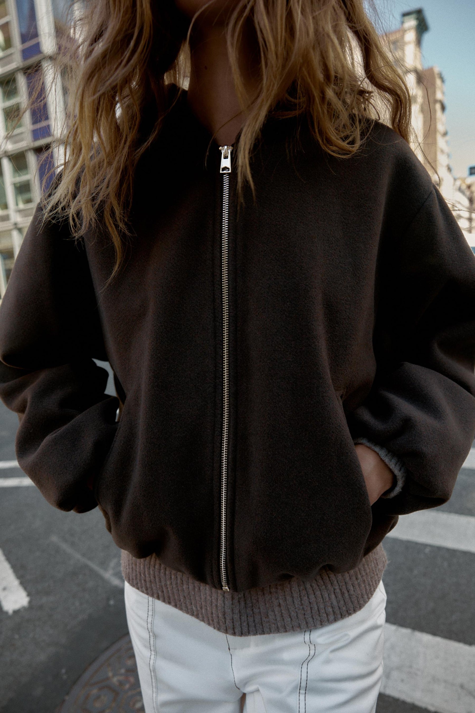 HOODED ELASTIC-HEM JACKET