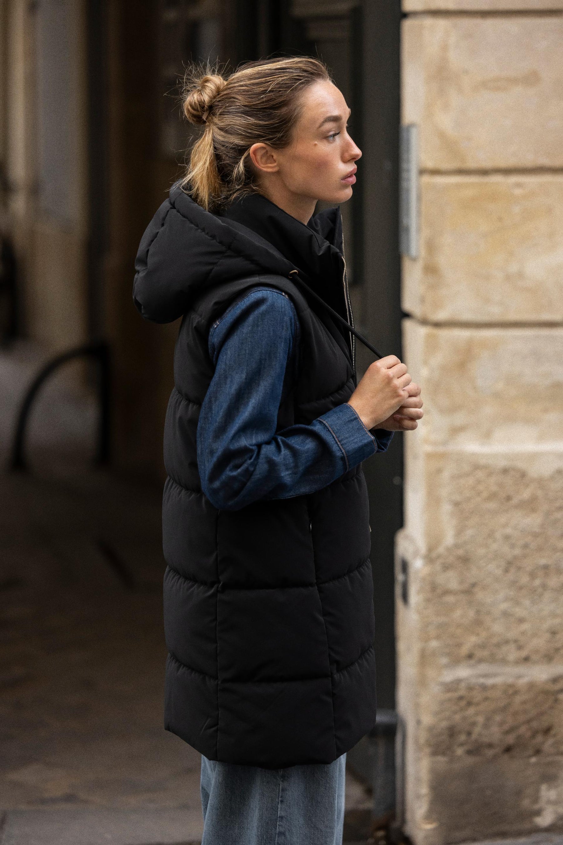 LONG QUILTED GILET WITH HOOD - Image 5