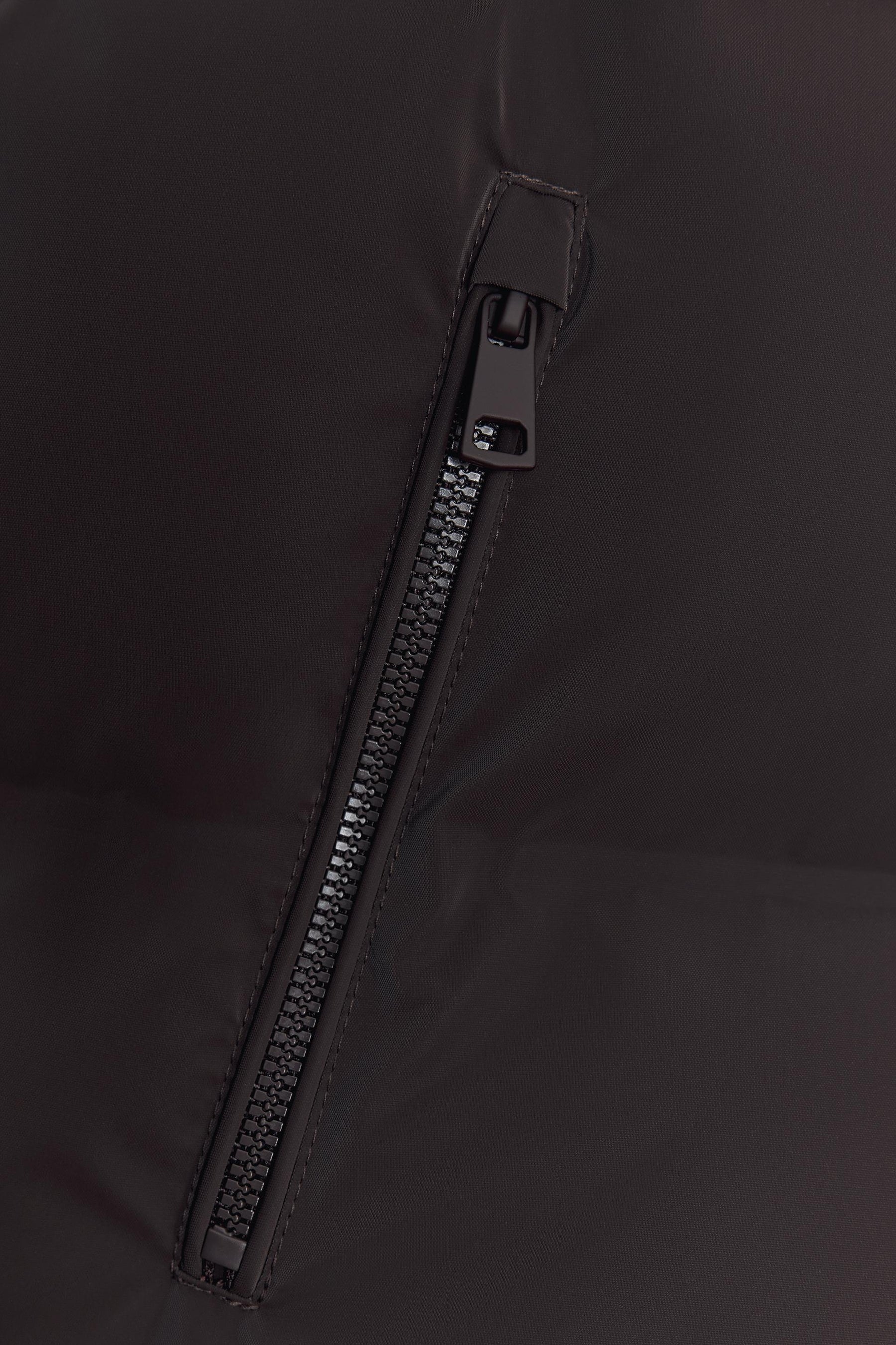 RUBBERISED PUFFER GILET - Image 7