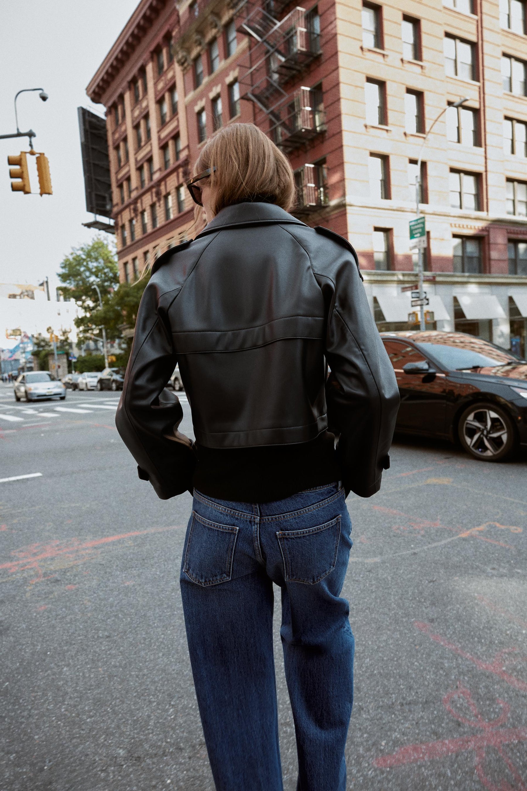 FAUX LEATHER SHORT TRENCH COAT - Image 4