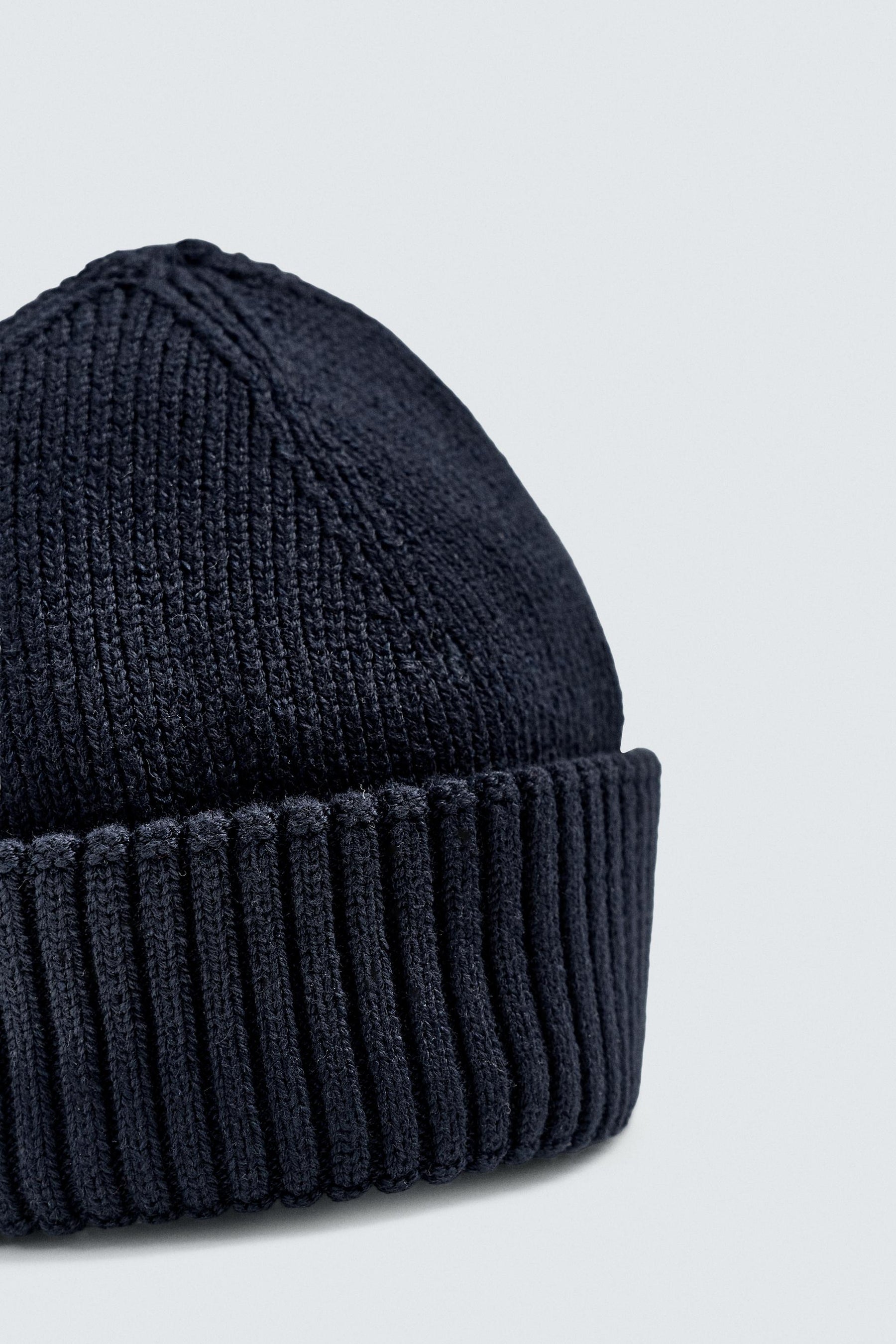 BASIC SHORT BEANIE - Image 3