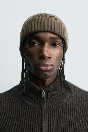 BASIC SHORT BEANIE - Image 1