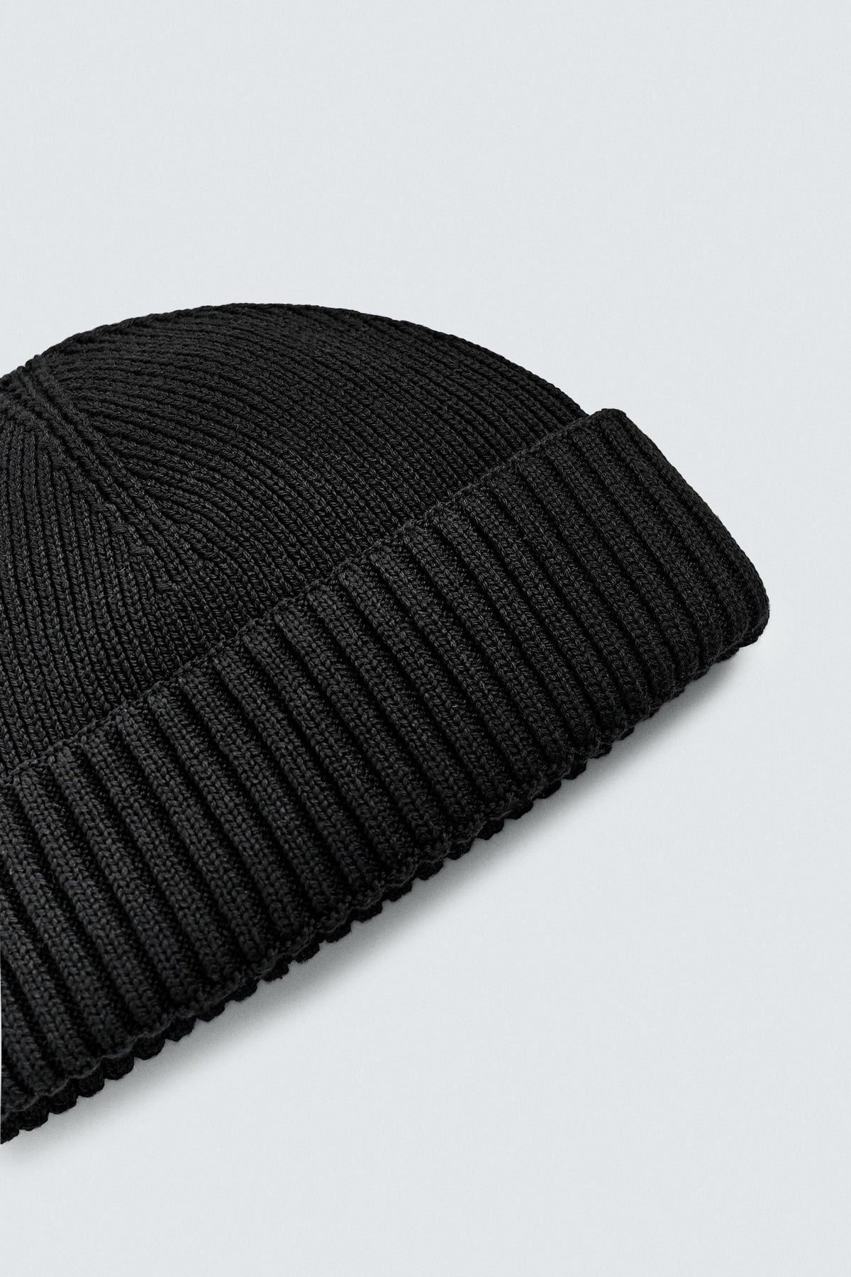 BASIC SHORT BEANIE - Image 2