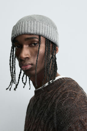 BASIC SHORT BEANIE - Image 2