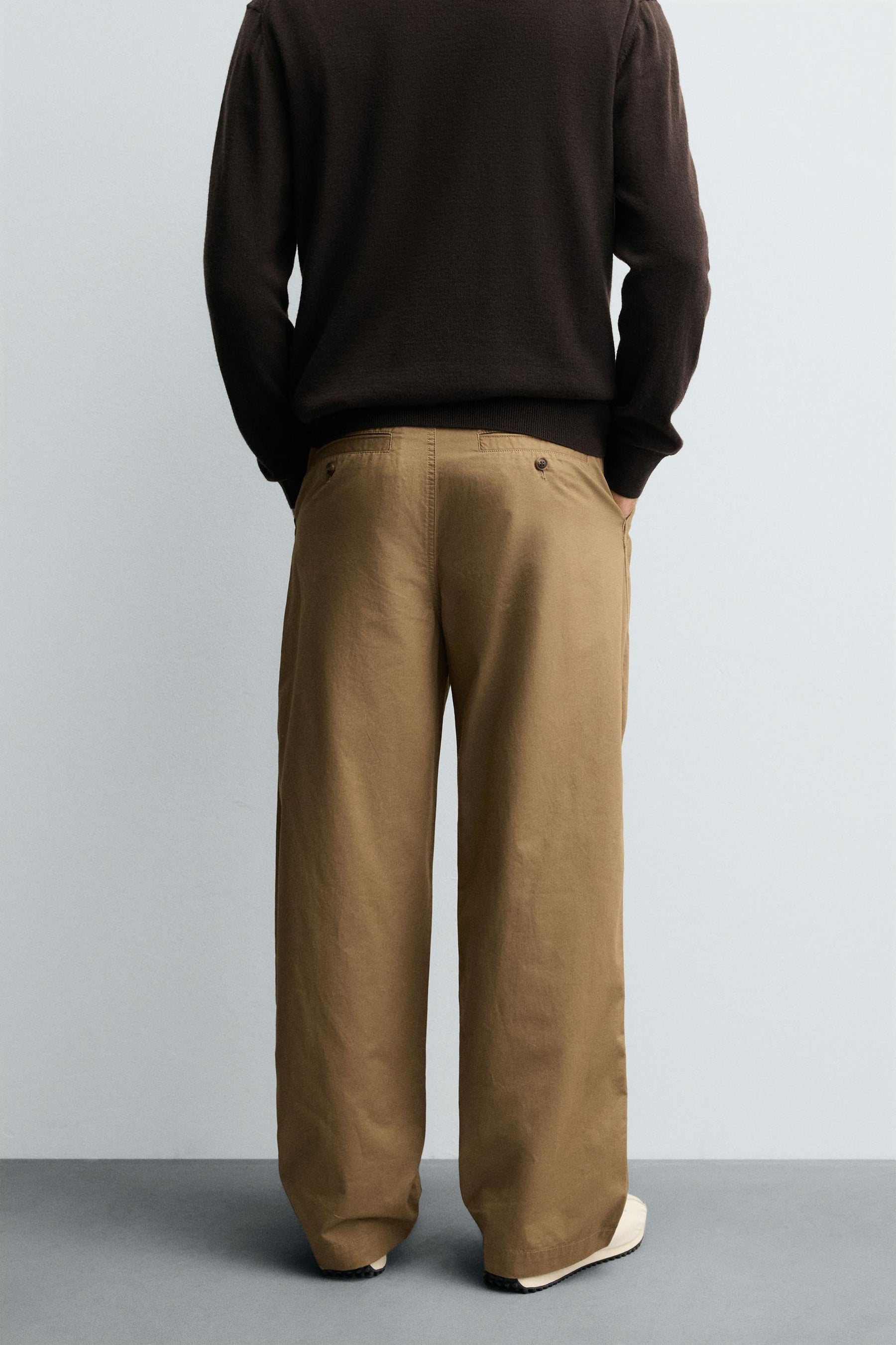 RELAXED FIT PLEATED CHINO TROUSERS - Image 3