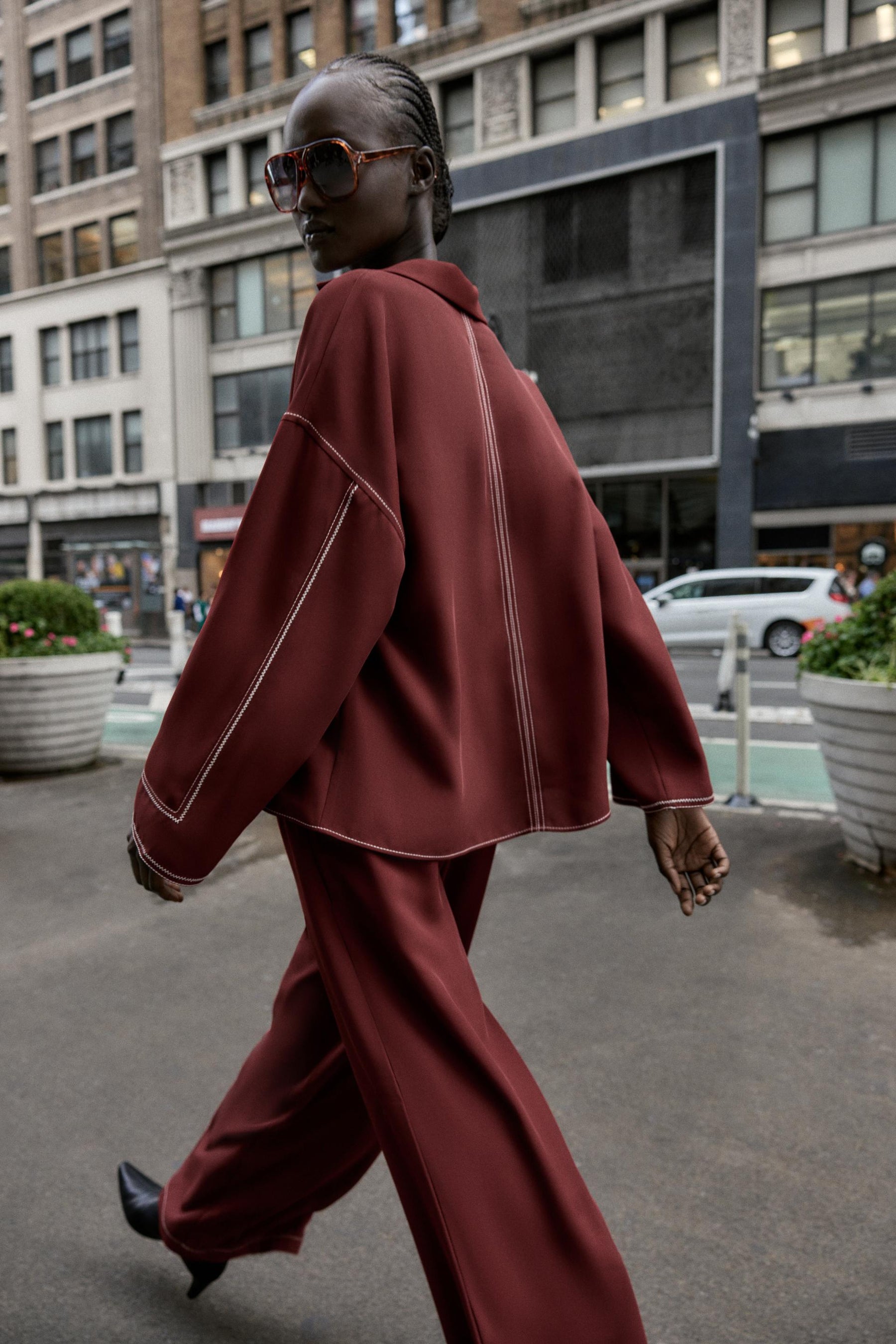 Wide-leg Trousers with Topstitching