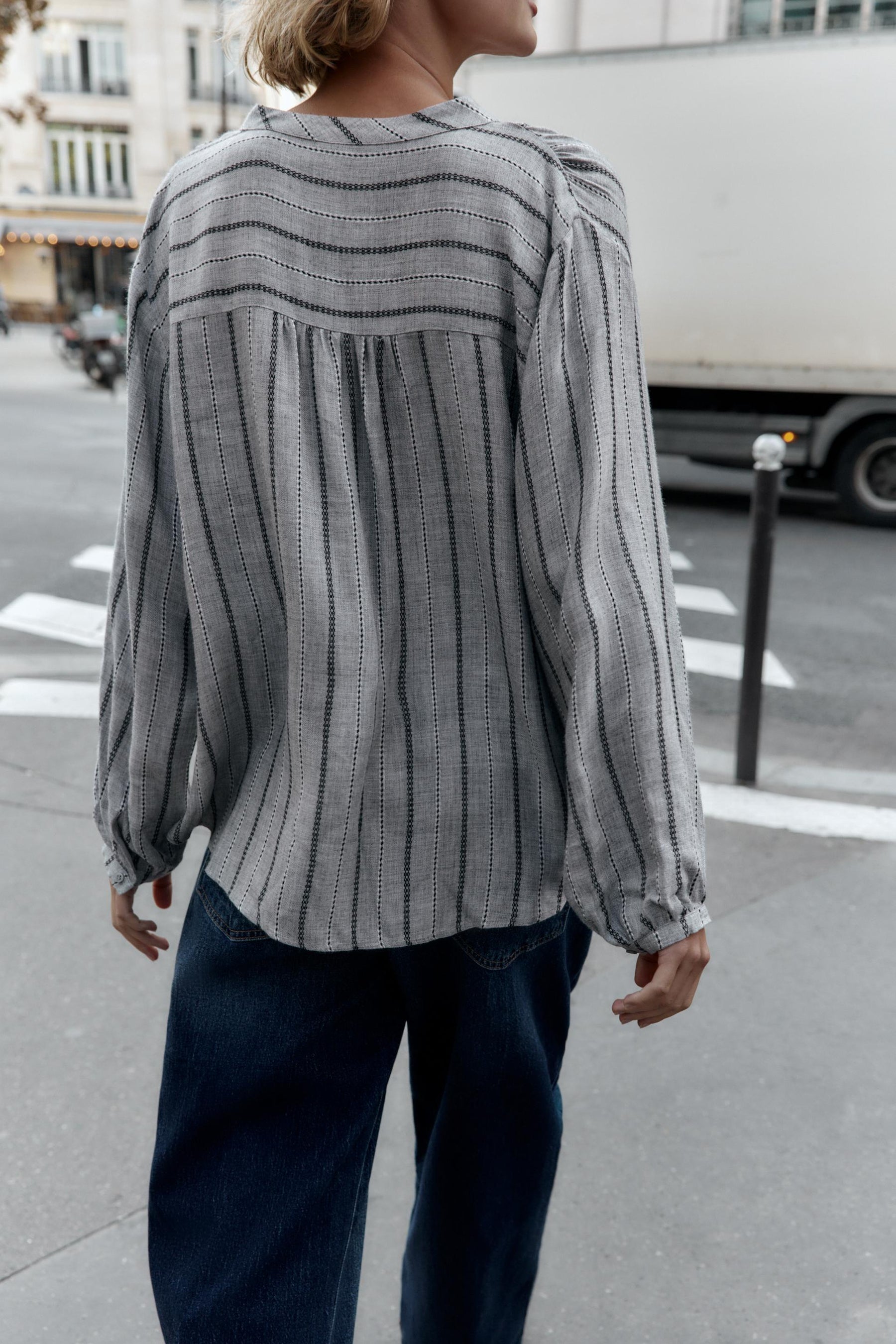 STRIPED WOVEN BLOUSE