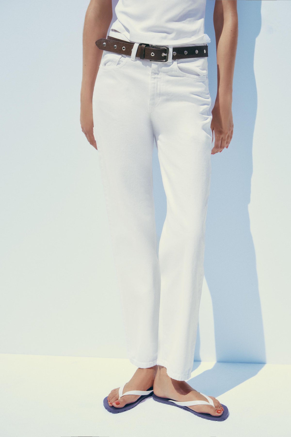 High-waist mom-fit jeans