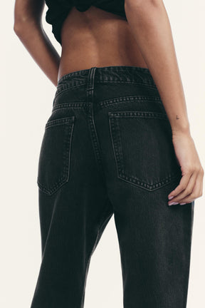 Low-Rise Wide Jeans
