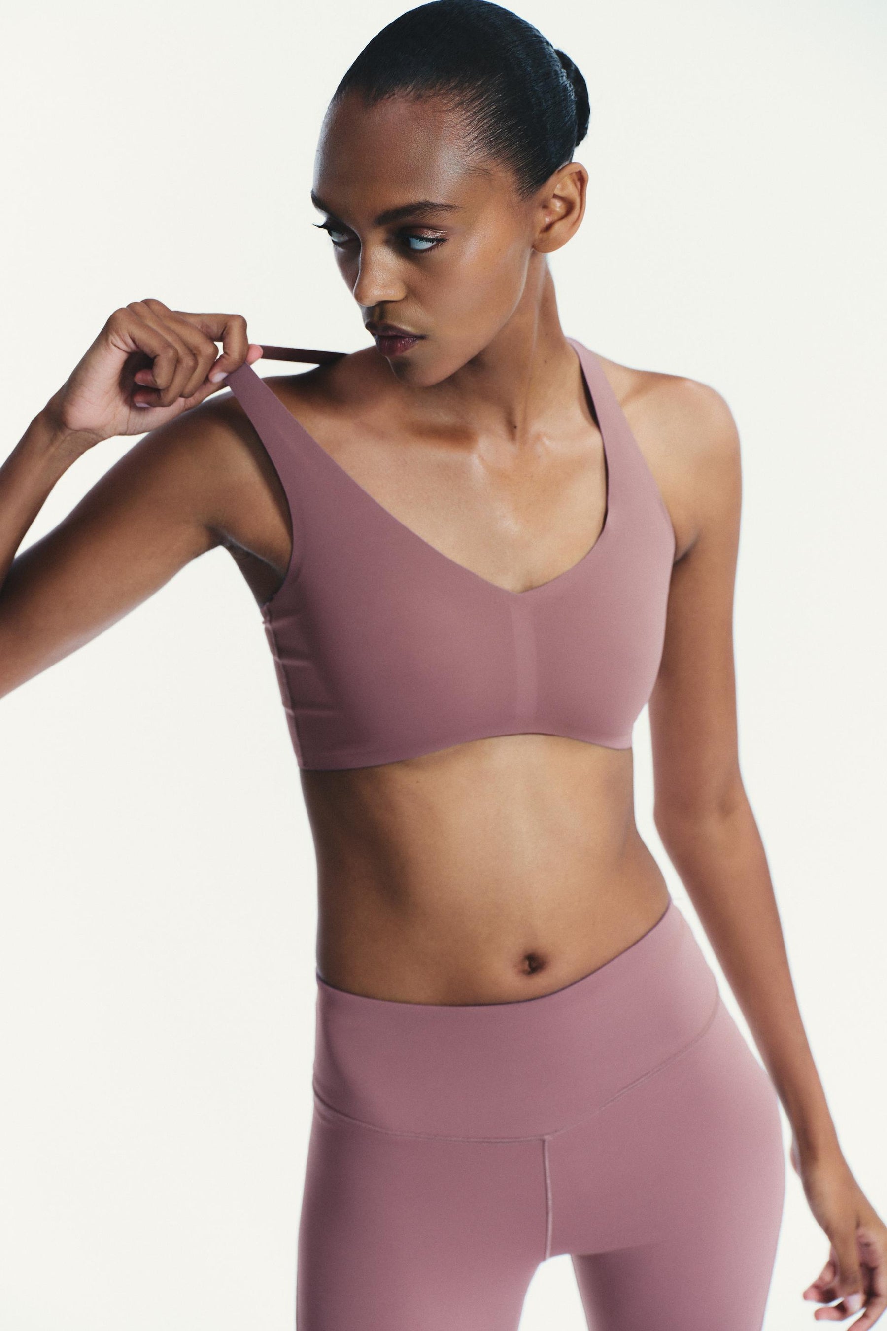 SEAMLESS POLYAMIDE TOP