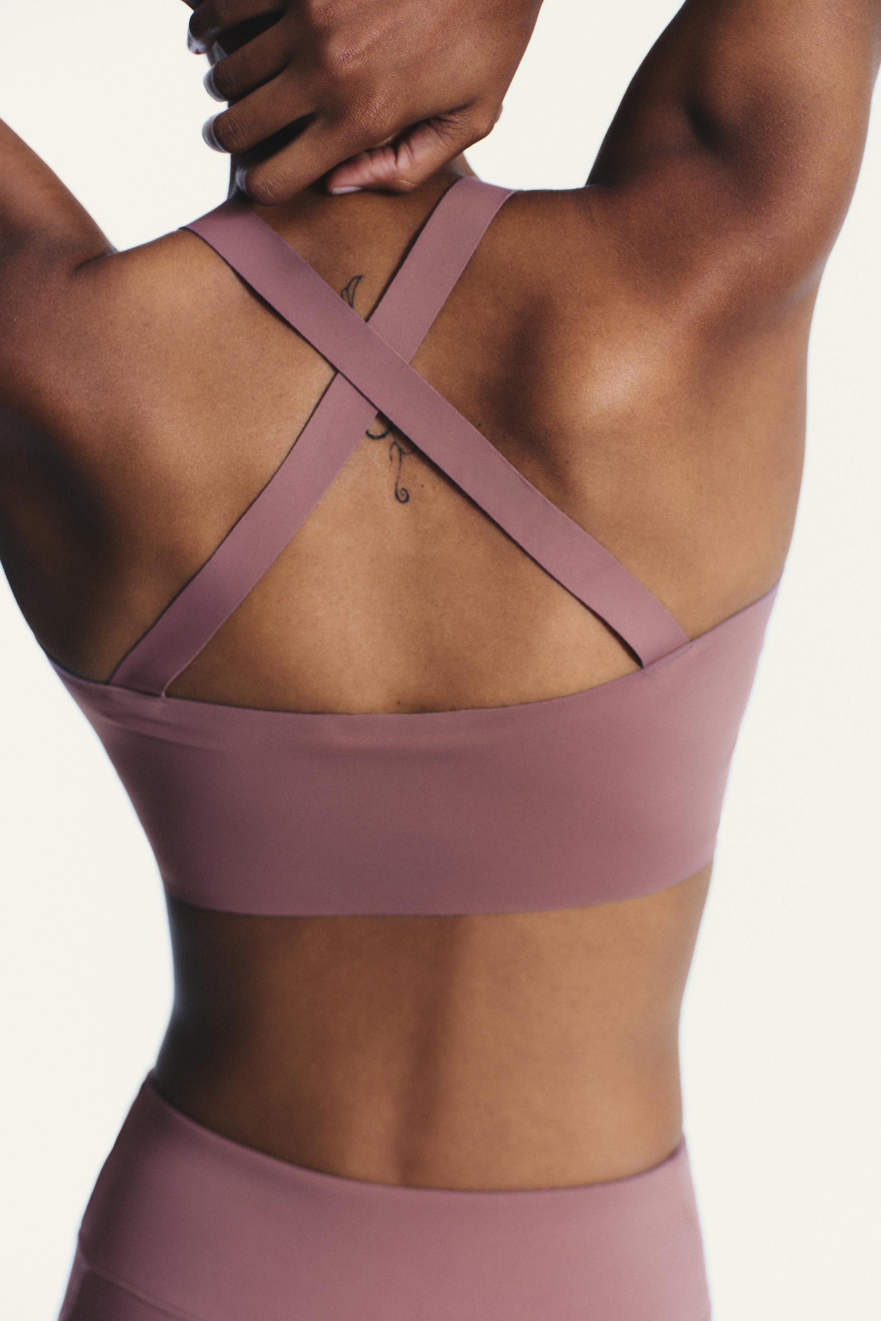 SEAMLESS POLYAMIDE TOP