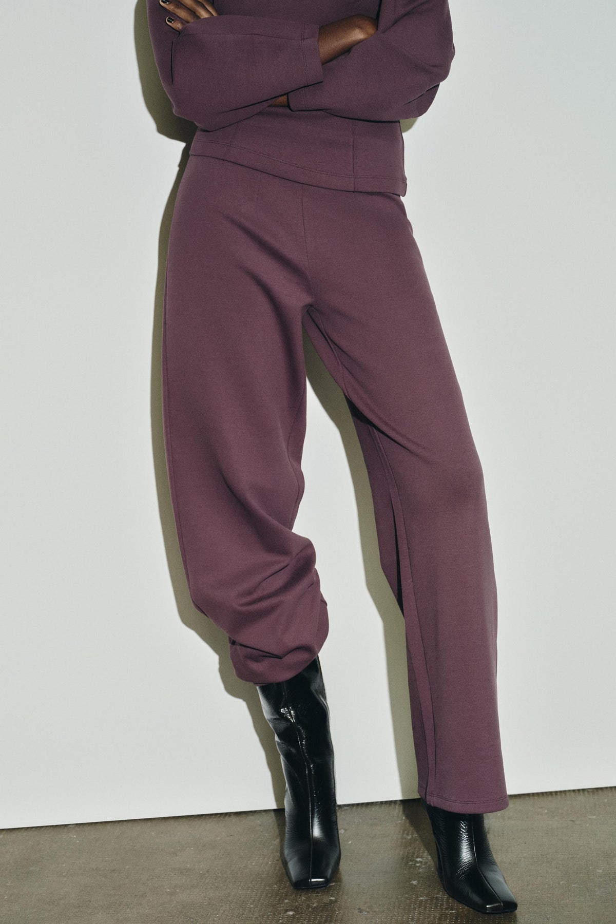 WIDE-LEG TROUSERS
