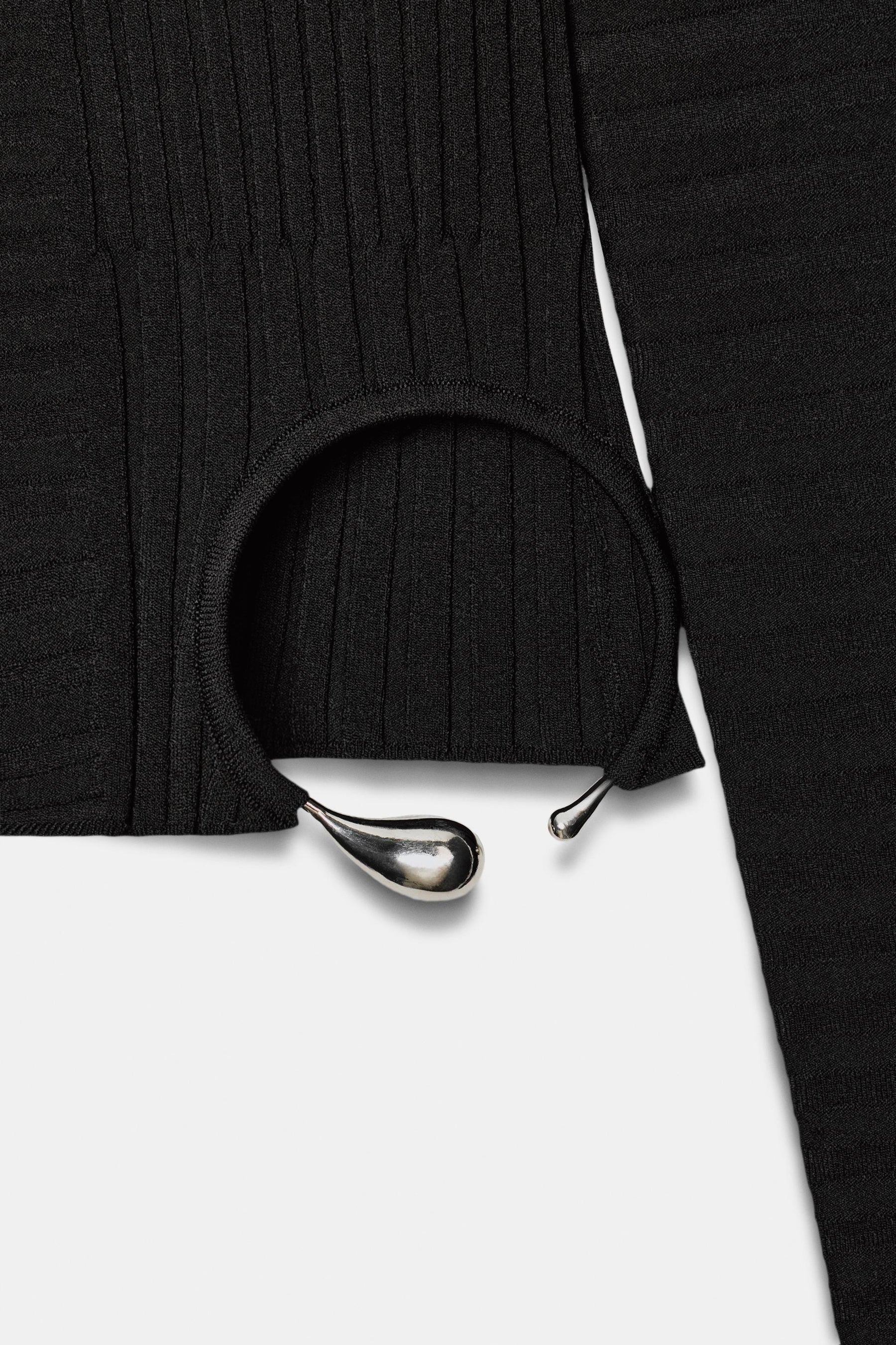 Ribbed Knit Appliqué Top