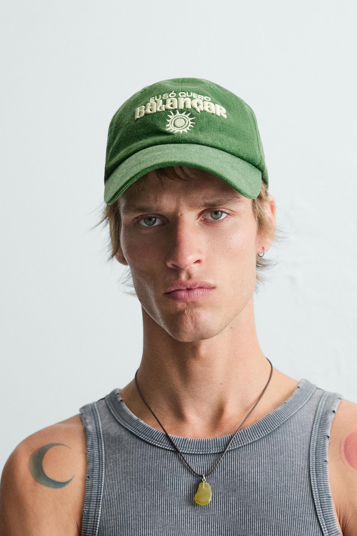 CONTRAST EMBROIDERY CAP - Image 1