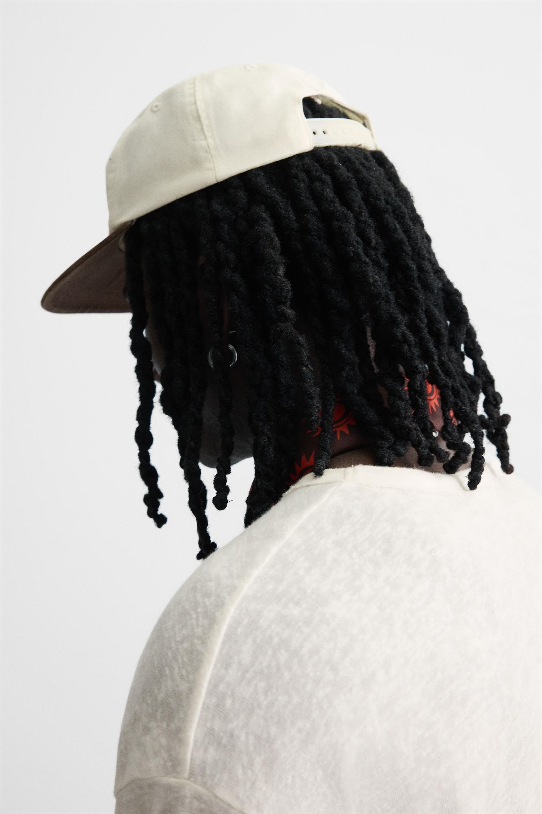 CONTRAST EMBROIDERY CAP - Image 3