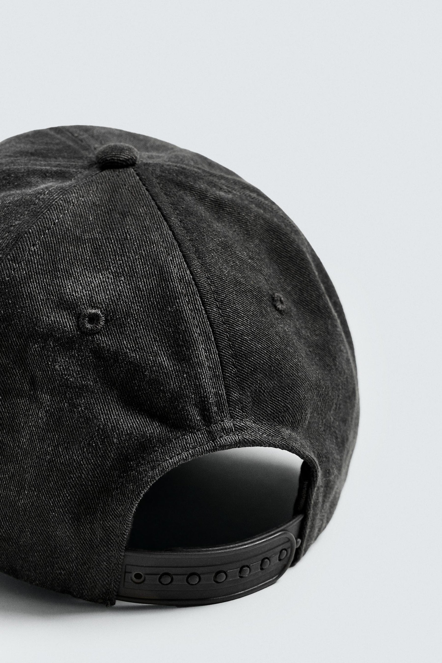 CONTRAST EMBROIDERY CAP - Image 7