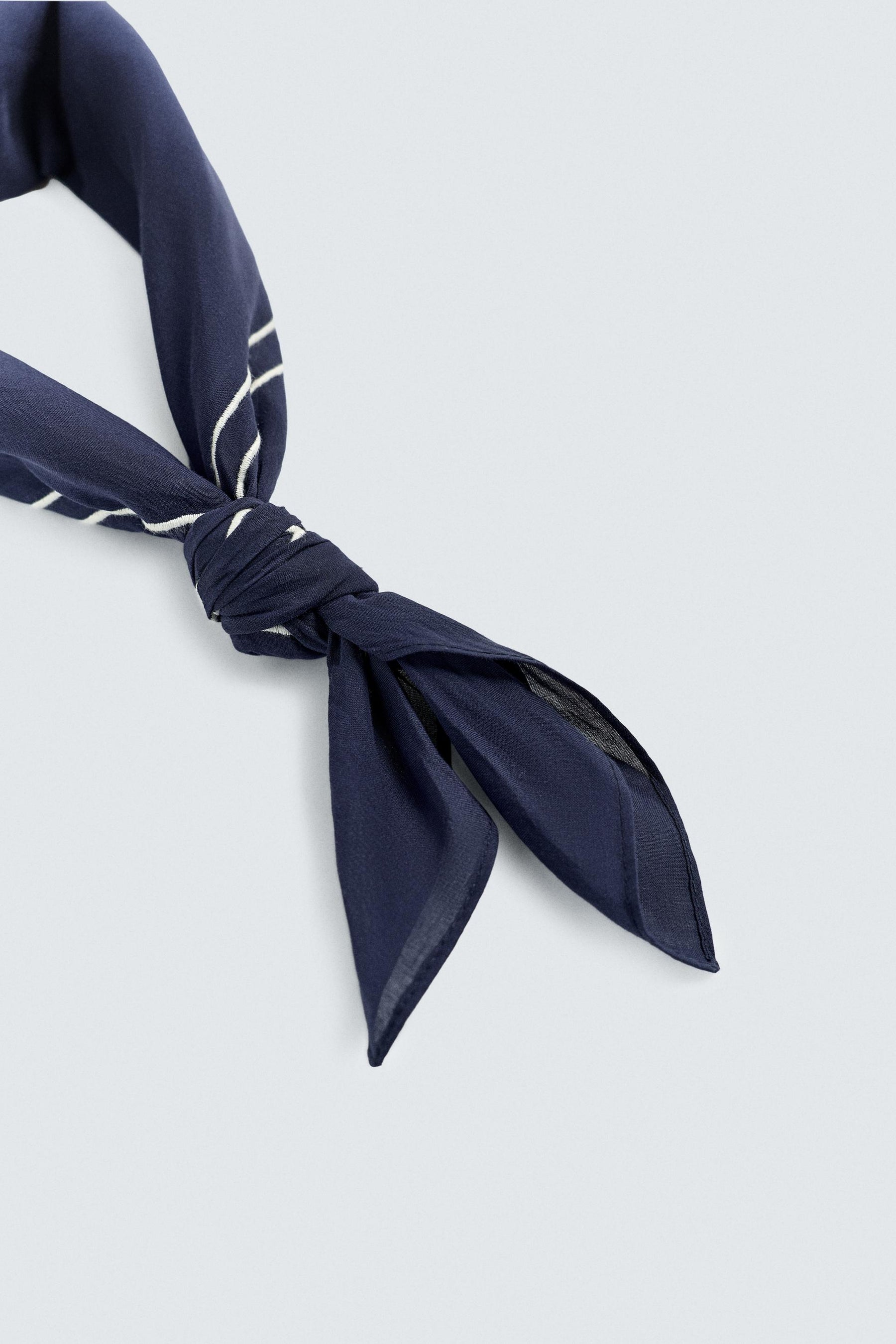 CONTRAST EMBROIDERY BANDANA - Image 2