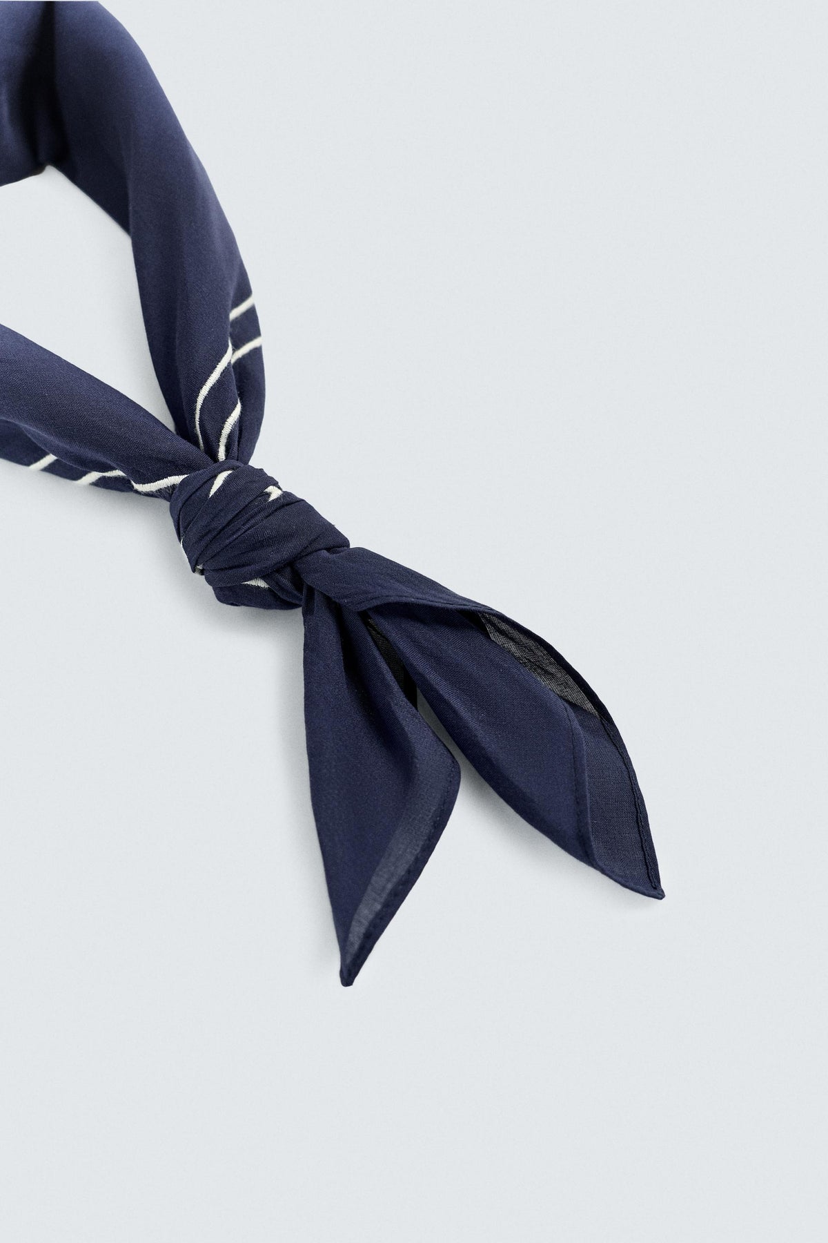 CONTRAST EMBROIDERY BANDANA - Image 2